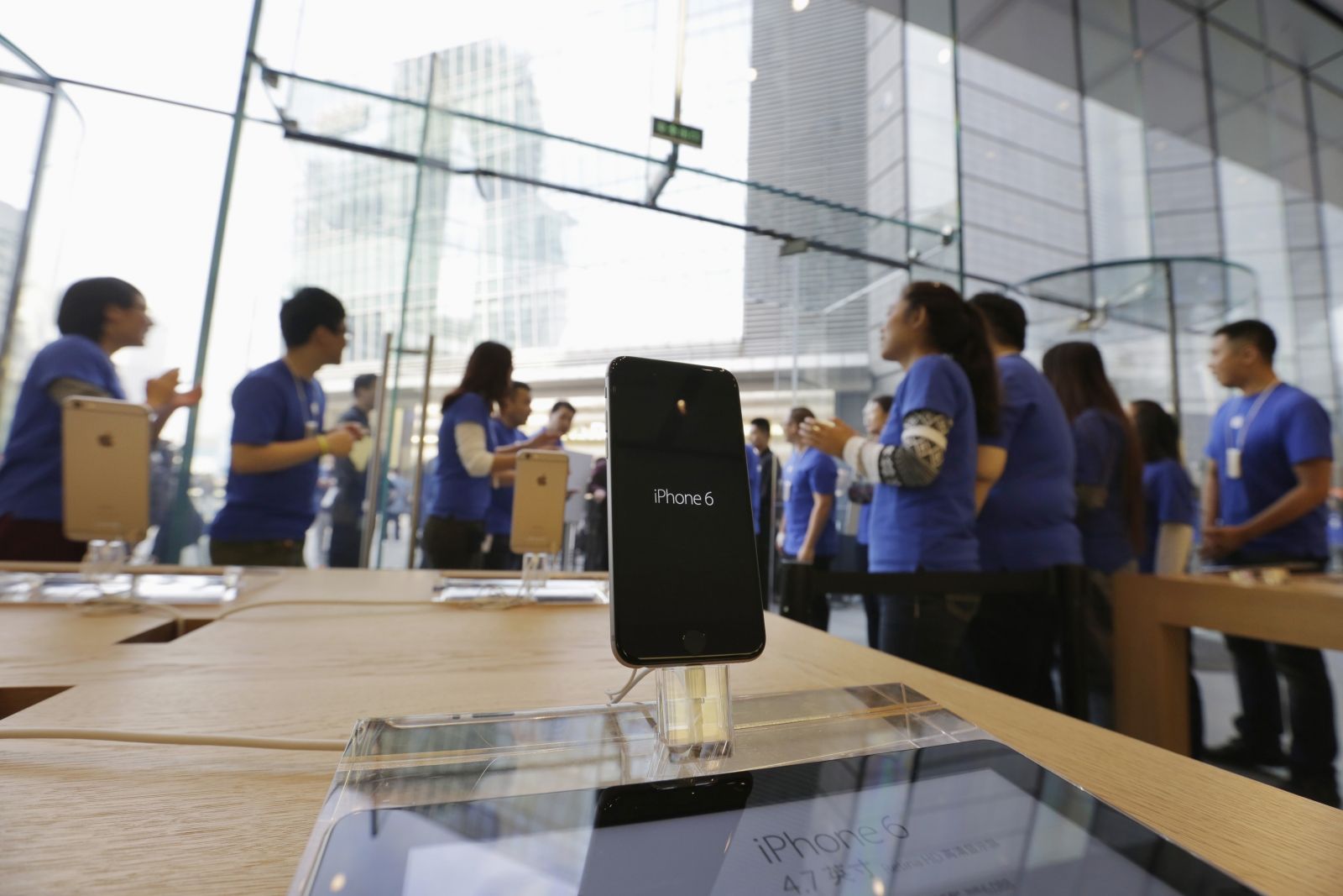 Apple Looks to China Ahead of iPhone 6S Launch