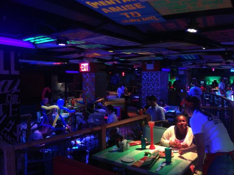 09_25_SenorFrogs_03