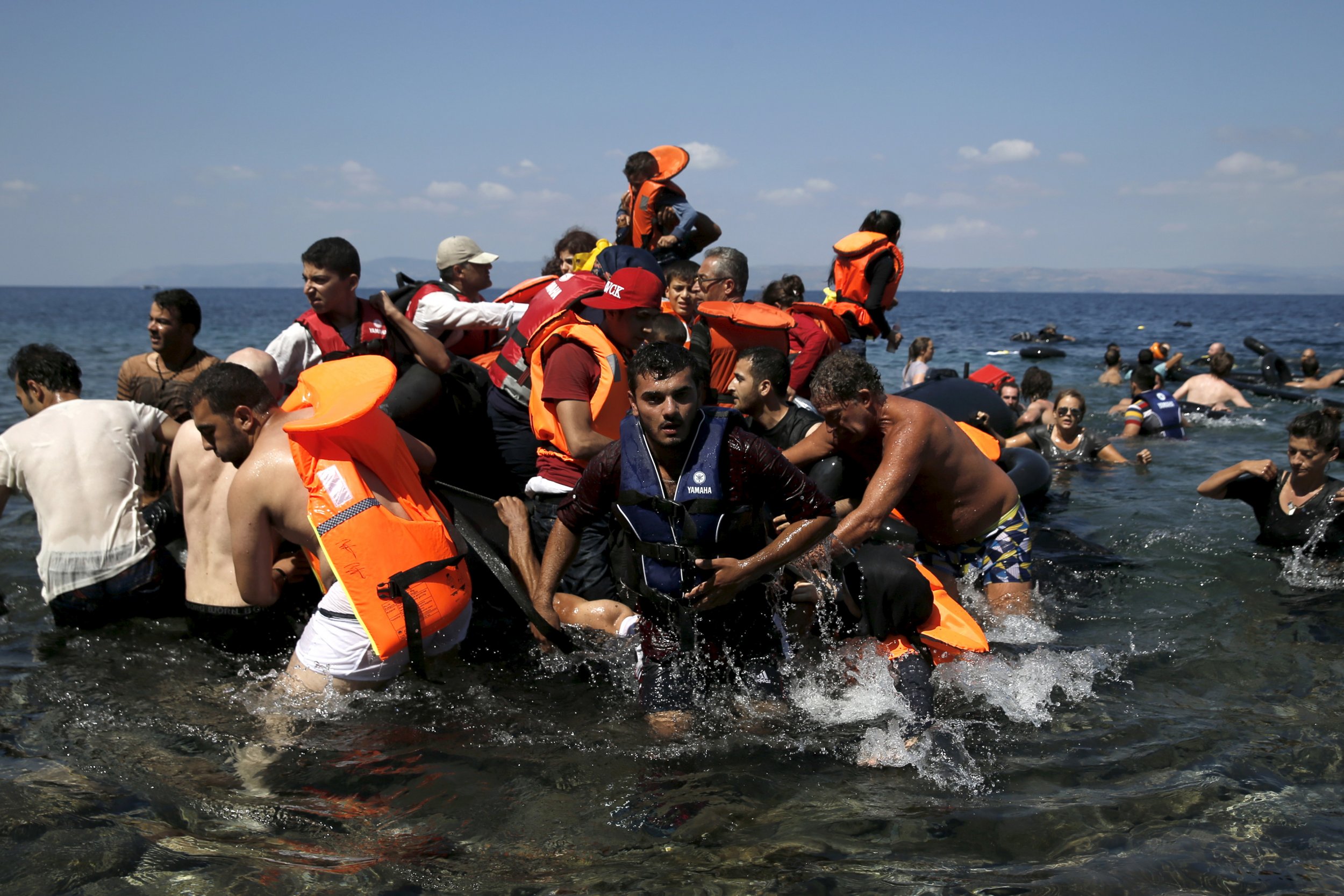 Refugee Boat Sinks Near Greek Island, 28 Drown