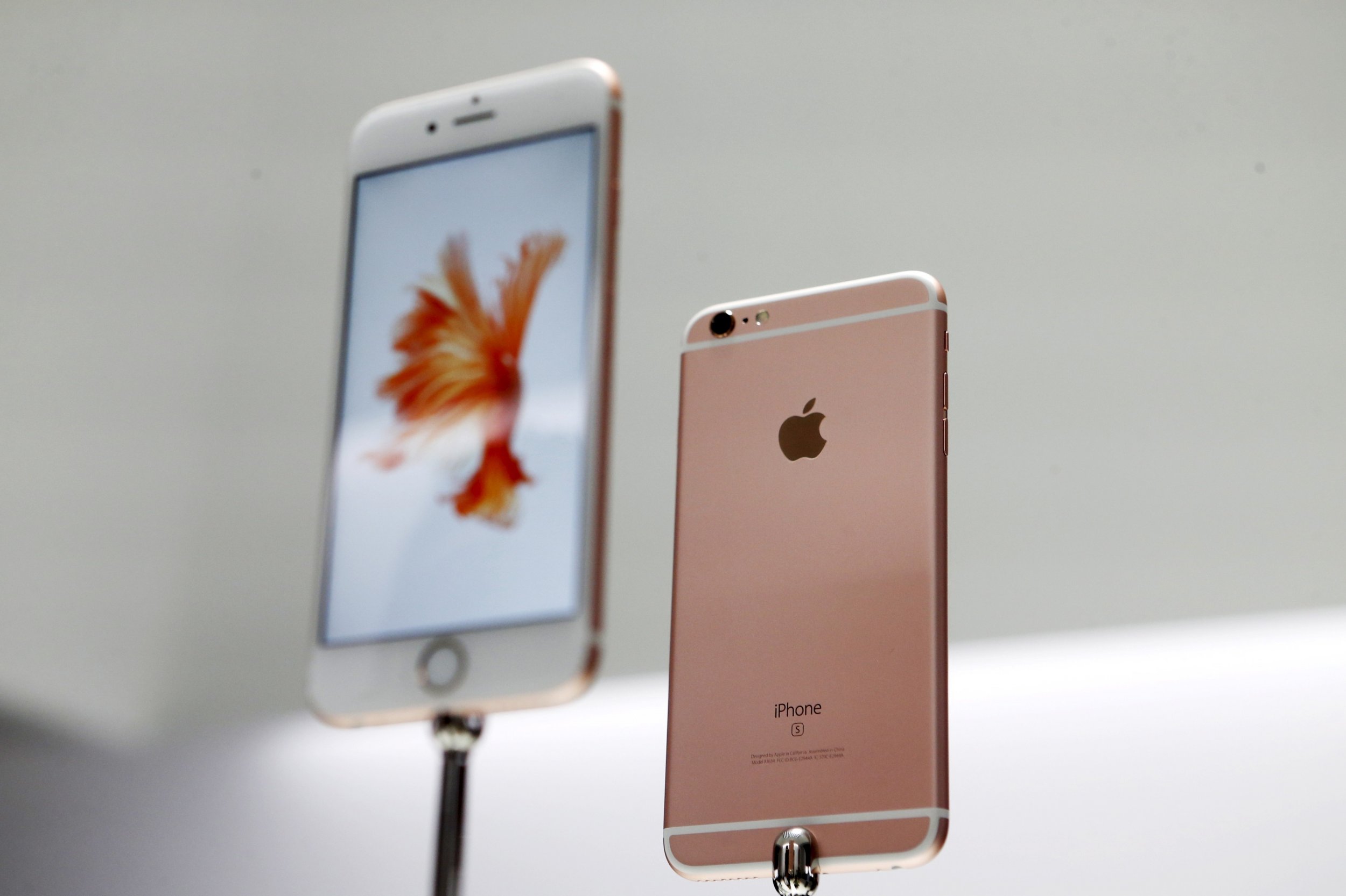 Apple Will Walk-In Purchases of 6S in Four States Without Sales Tax
