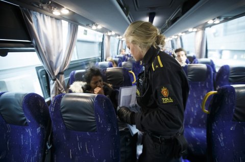 10_09_ForgottenRefugees_02