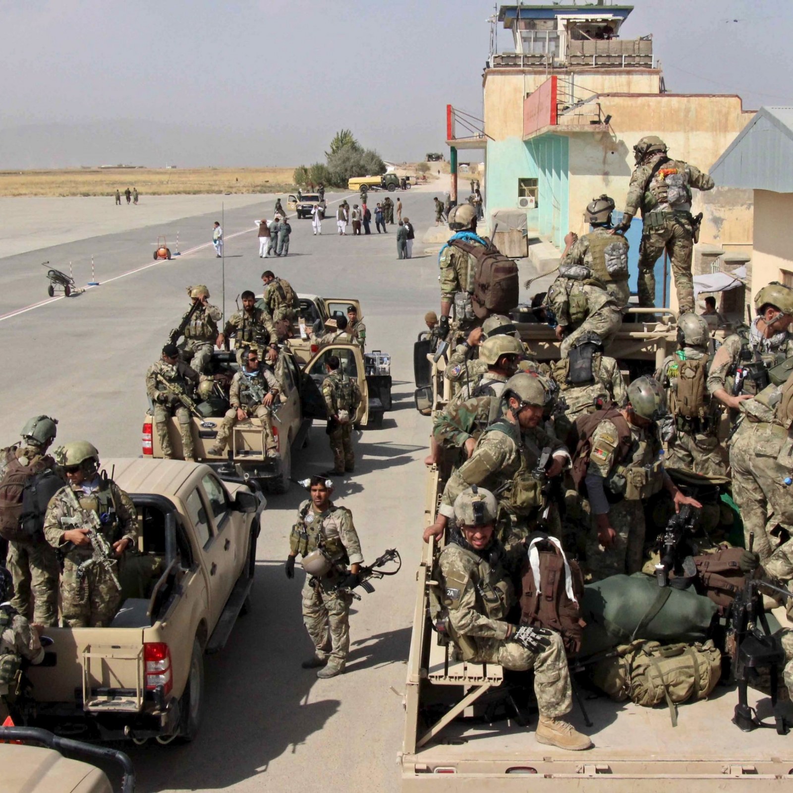 Afghan Forces Battle To Regain Control Of Kunduz From Taliban