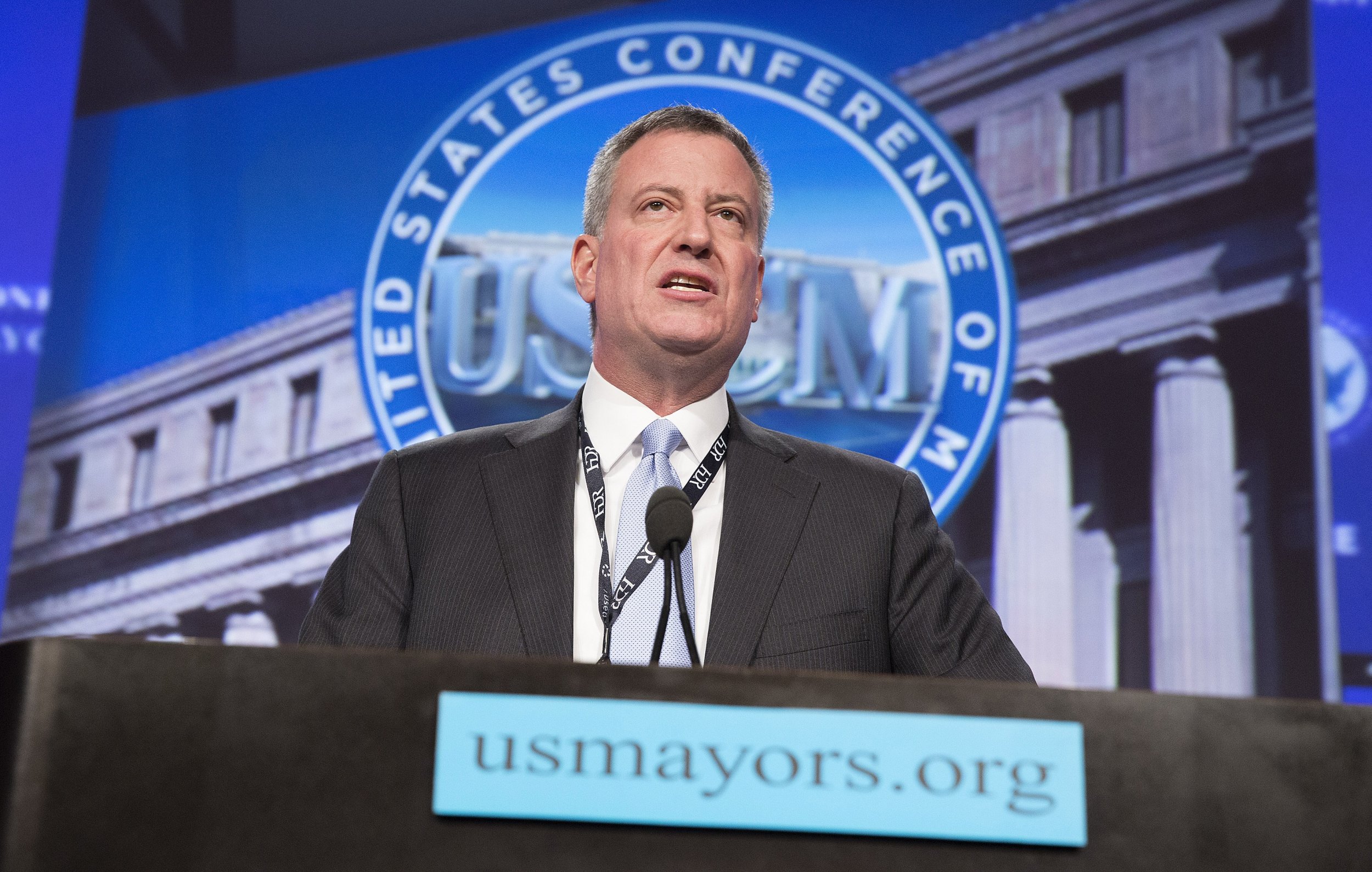 0930_Mayor_Bill_de_Blasio_Iowa_forum_01