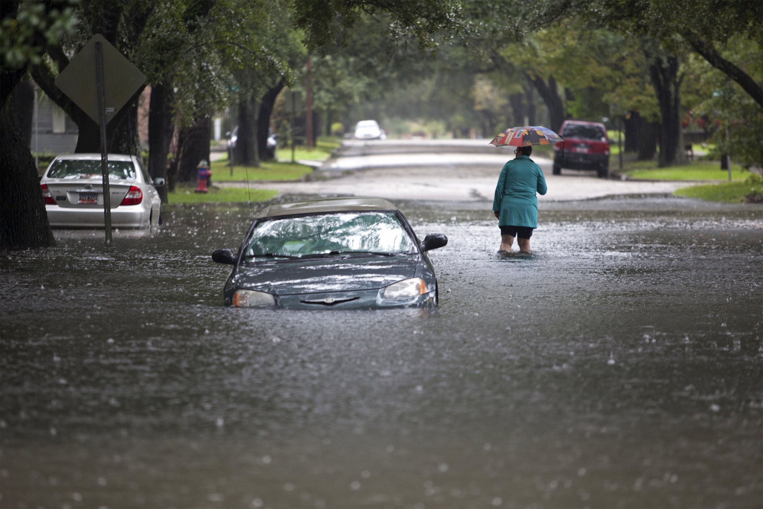 South Carolina Flooding Kills Nine, Leaves Thousands Without Power ...