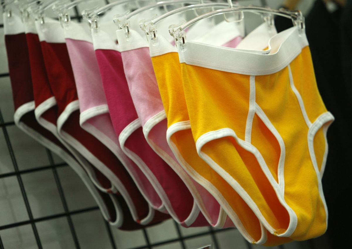 Bankrupt American Apparel Starts Layoffs in Southern California