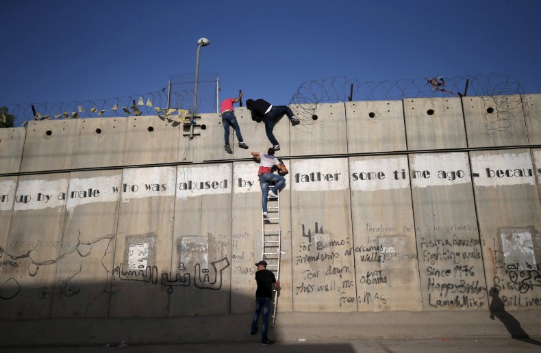 1009_palestineisraelwall