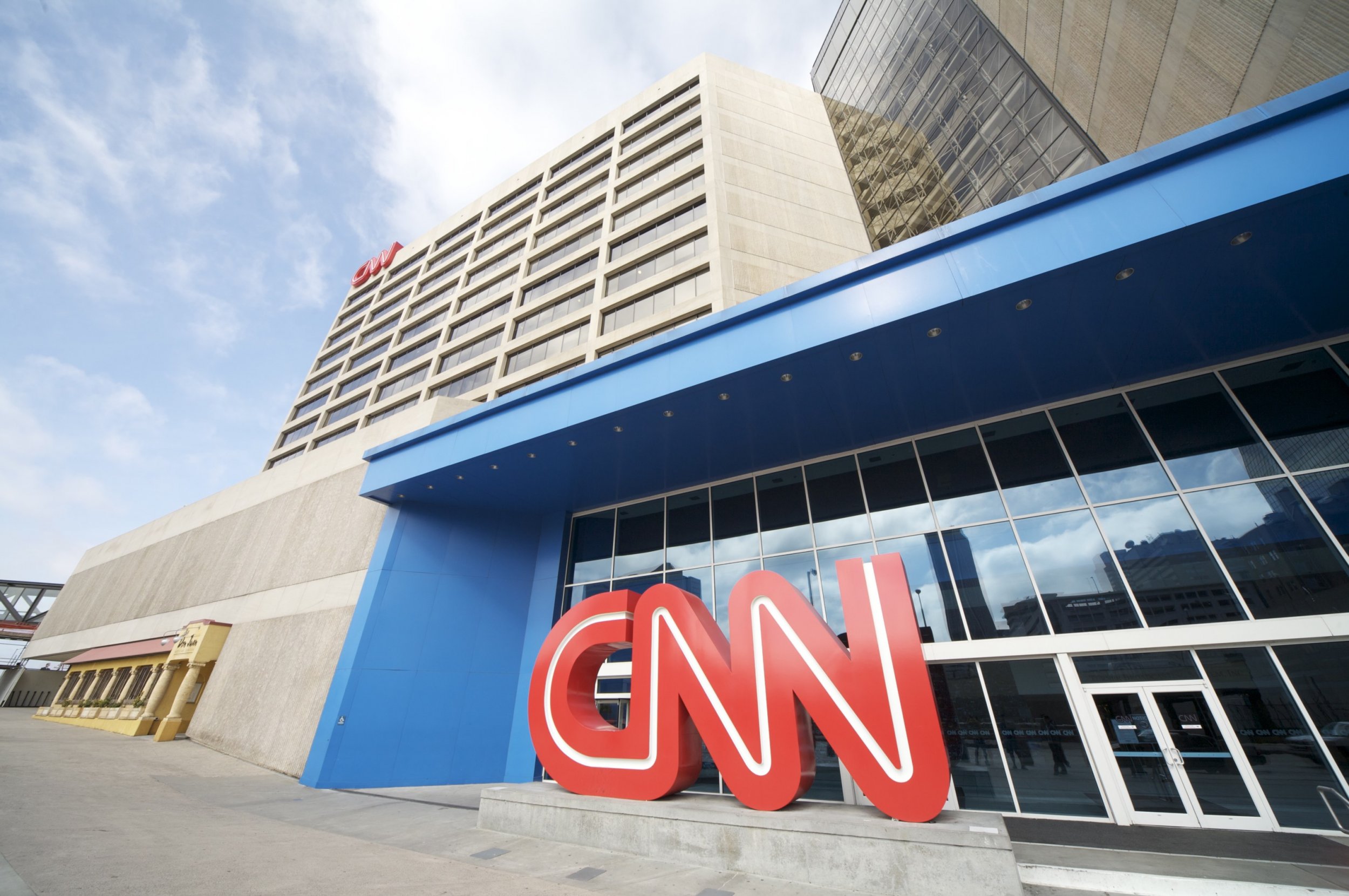 CNN and Facebook Team Up for Democratic Party Debate - Newsweek