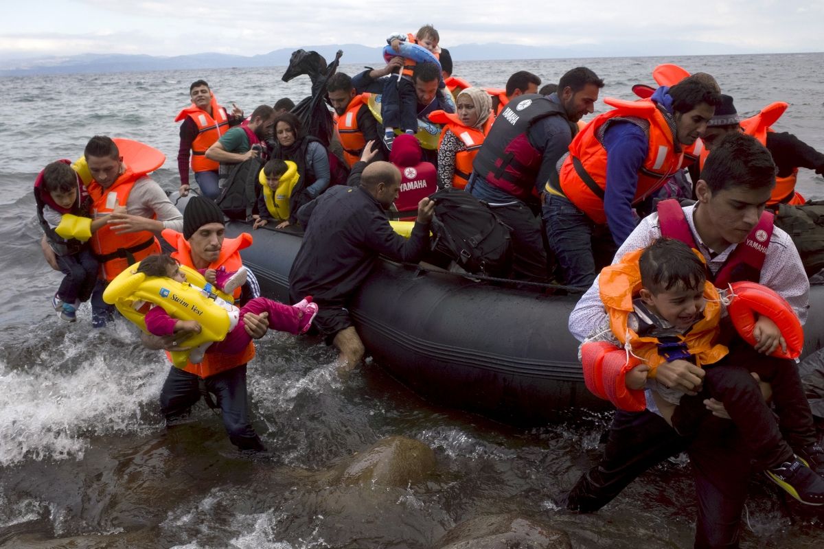German Politicians Board Migrant Boat in Berlin