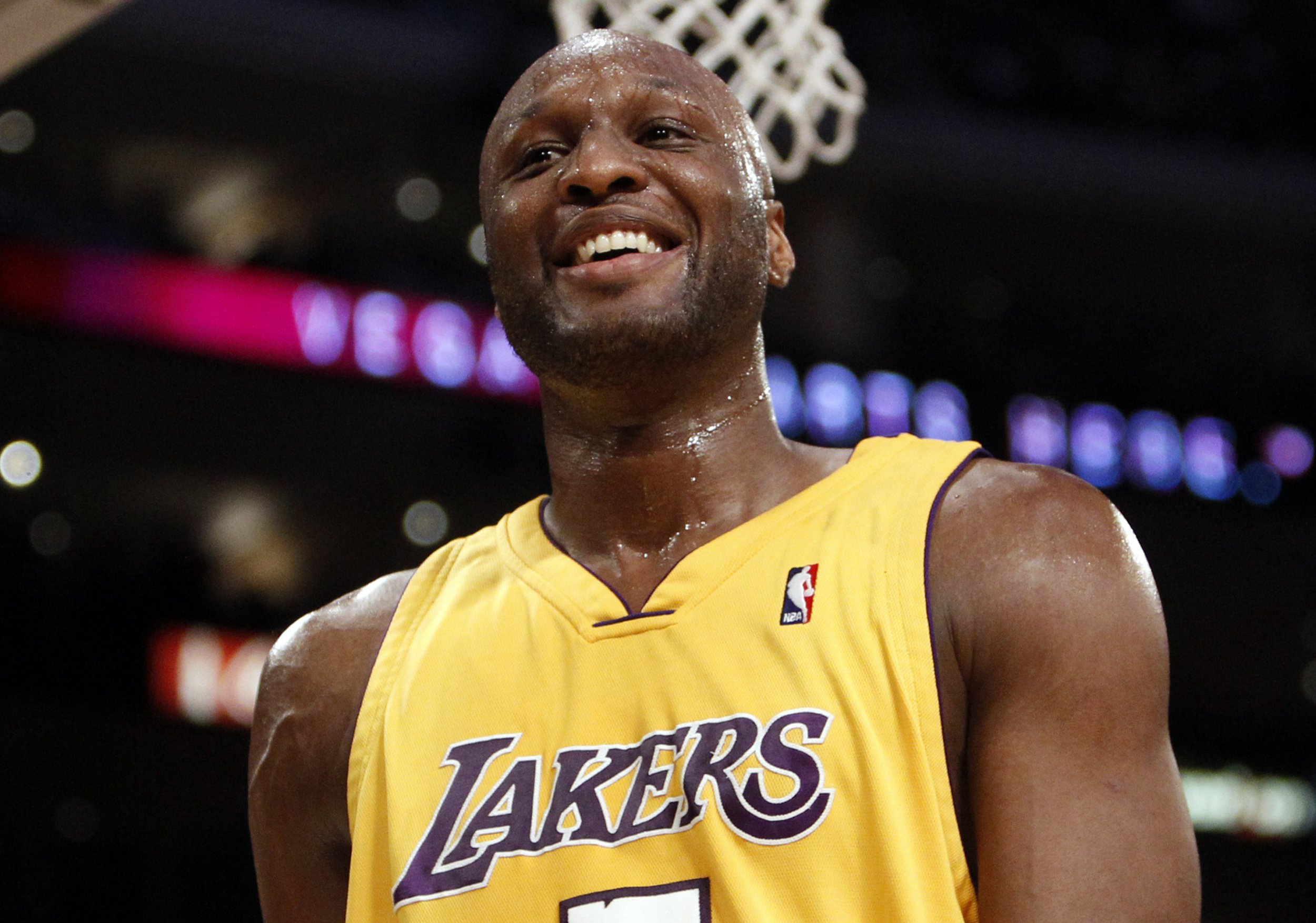 Report: Former Basketball Pro Lamar Odom Off Life Support ...