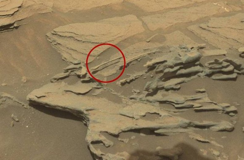 floating-spoon-mars-circle