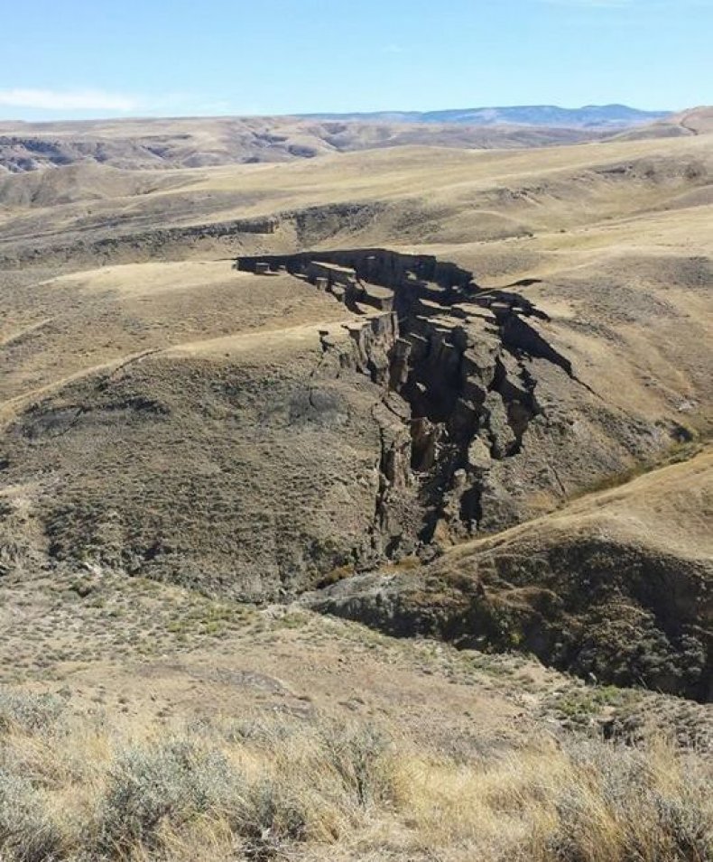 wyoming-crack-in-earth