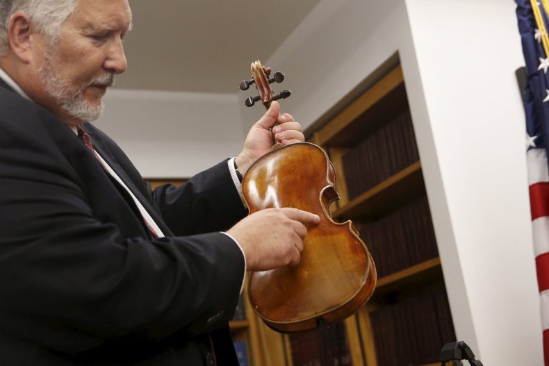 11_07_stradivarius_02