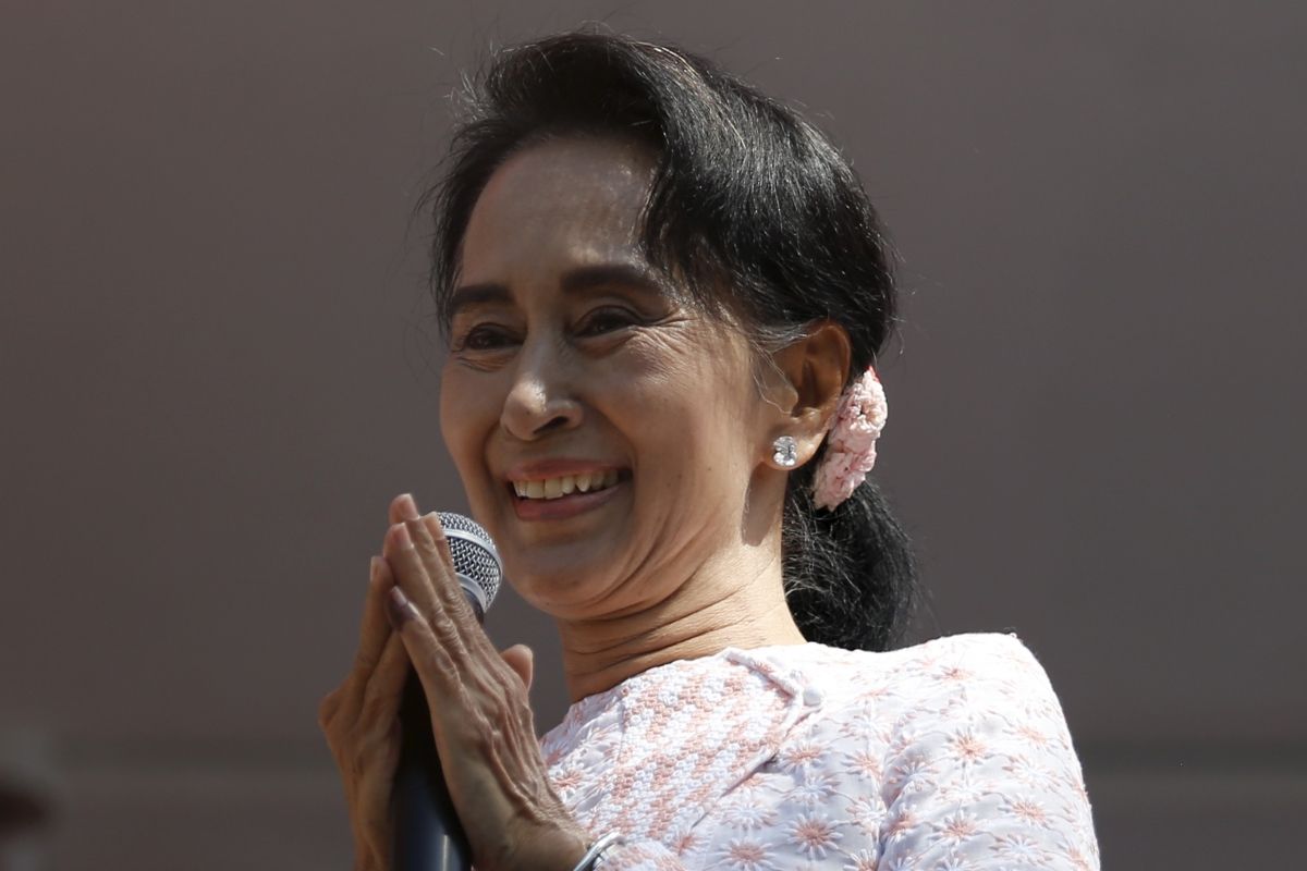 Aung San Suu Kyi wins her seat