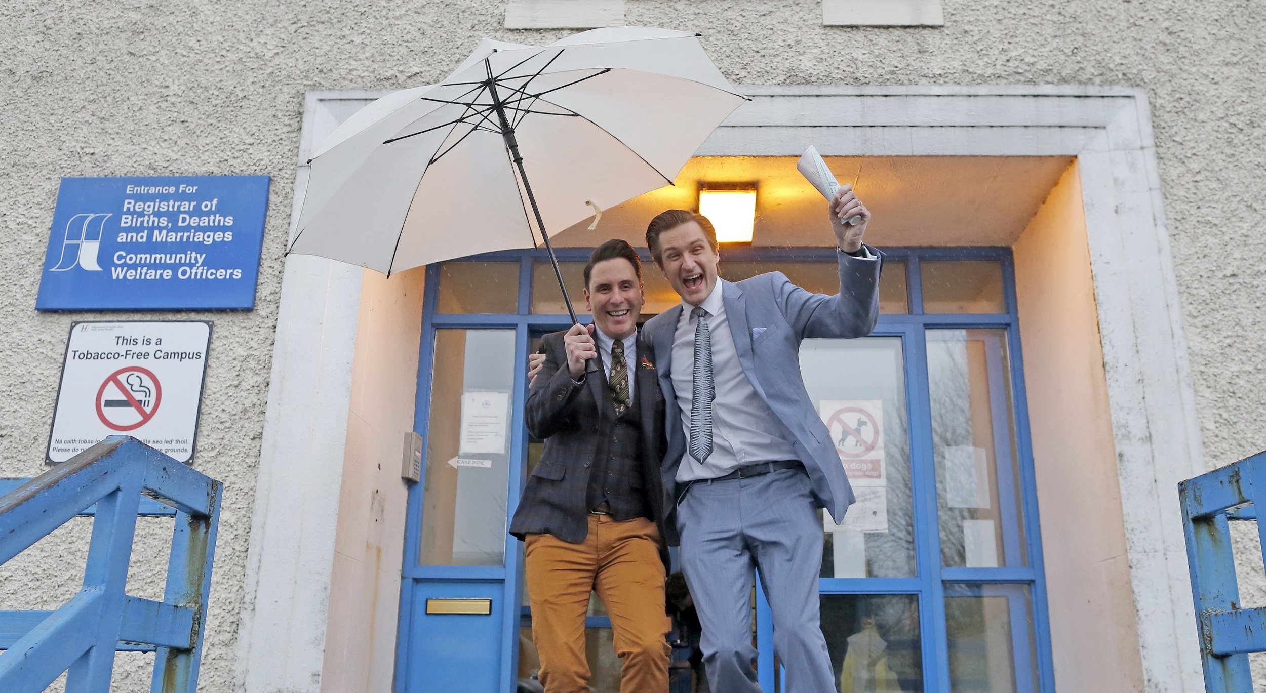 1117_First_gay_couple_marries_Ireland_01