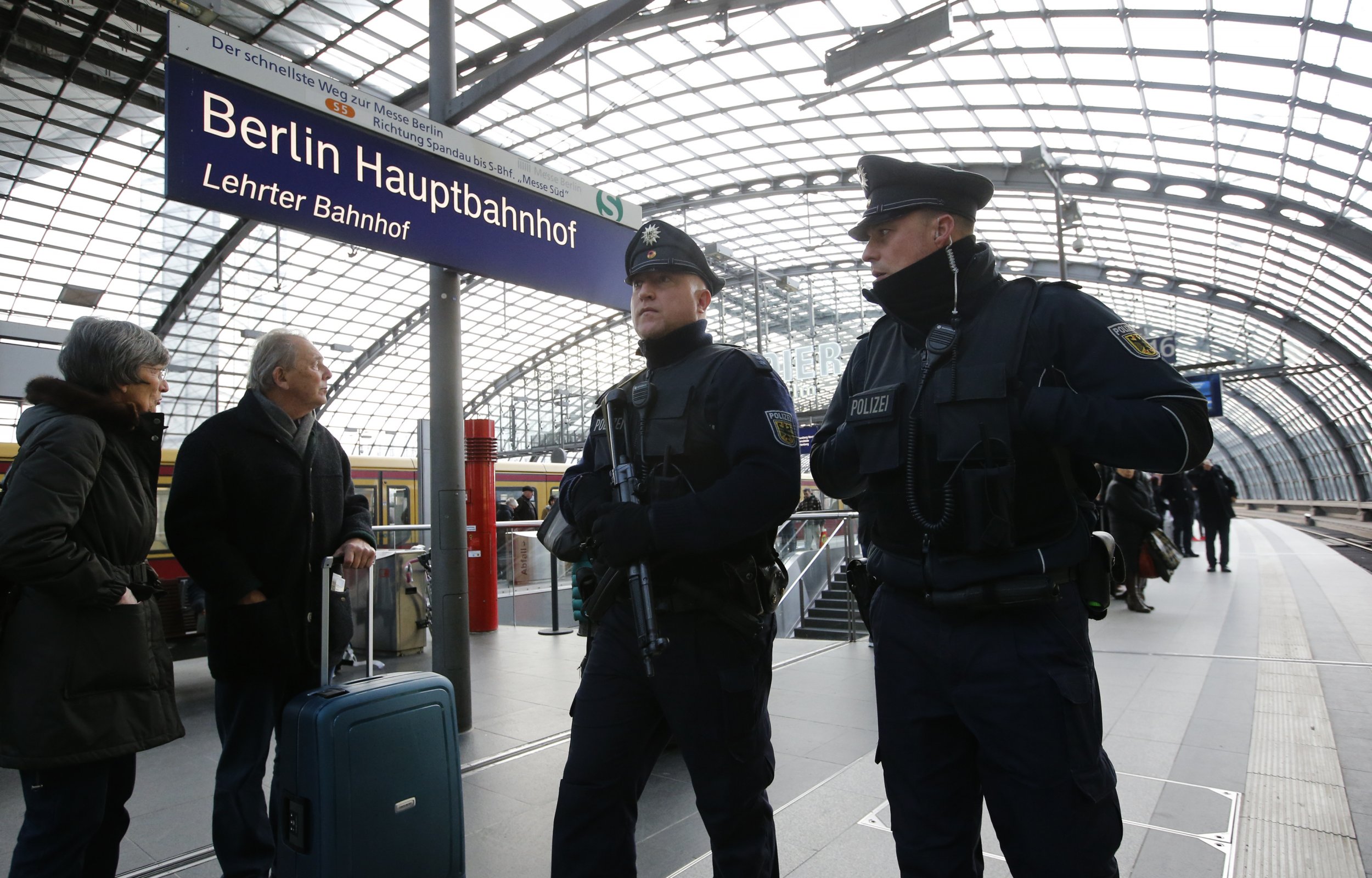 1126_Berlin Arrests Suspects