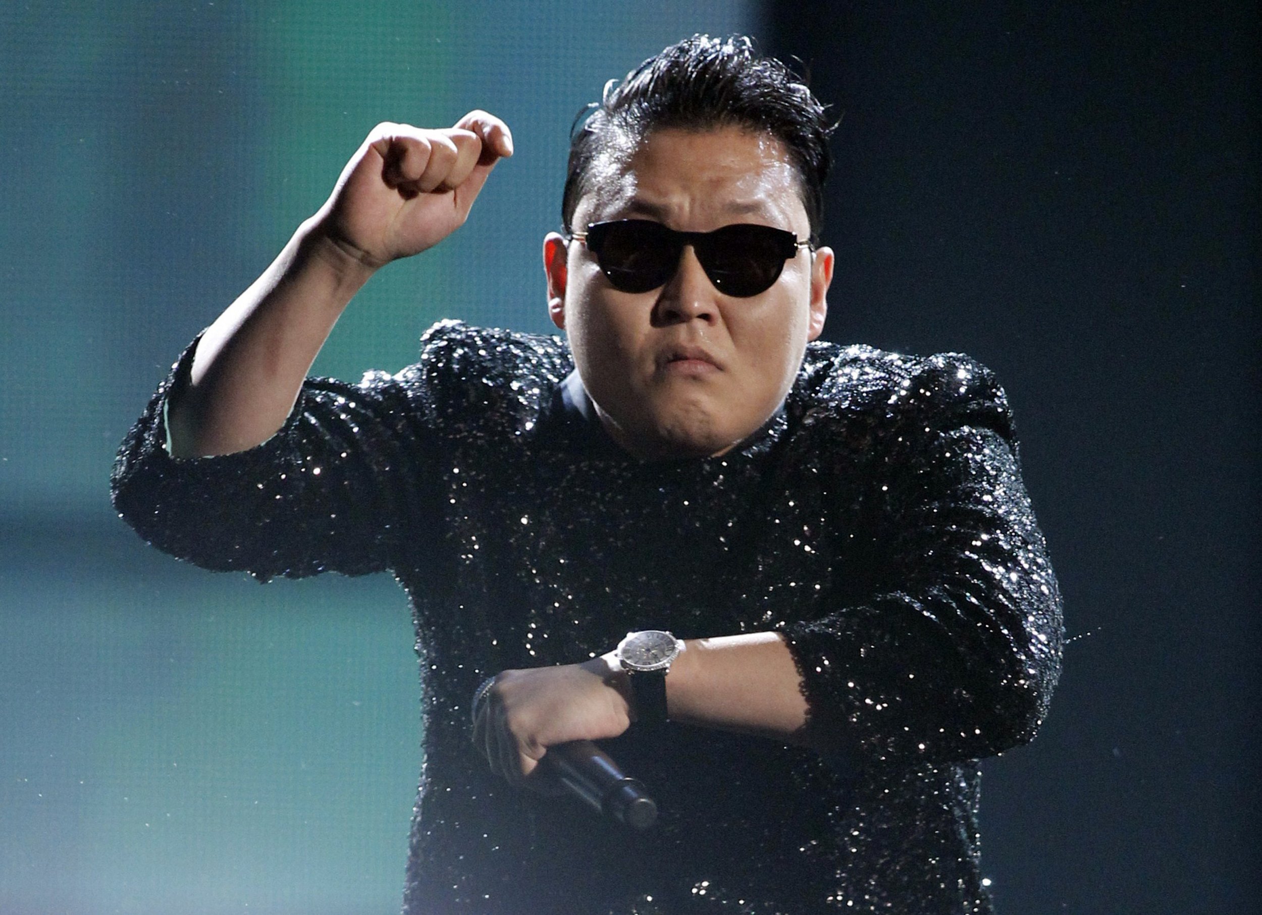 Lovehit Story: PSY - Gangnam Style