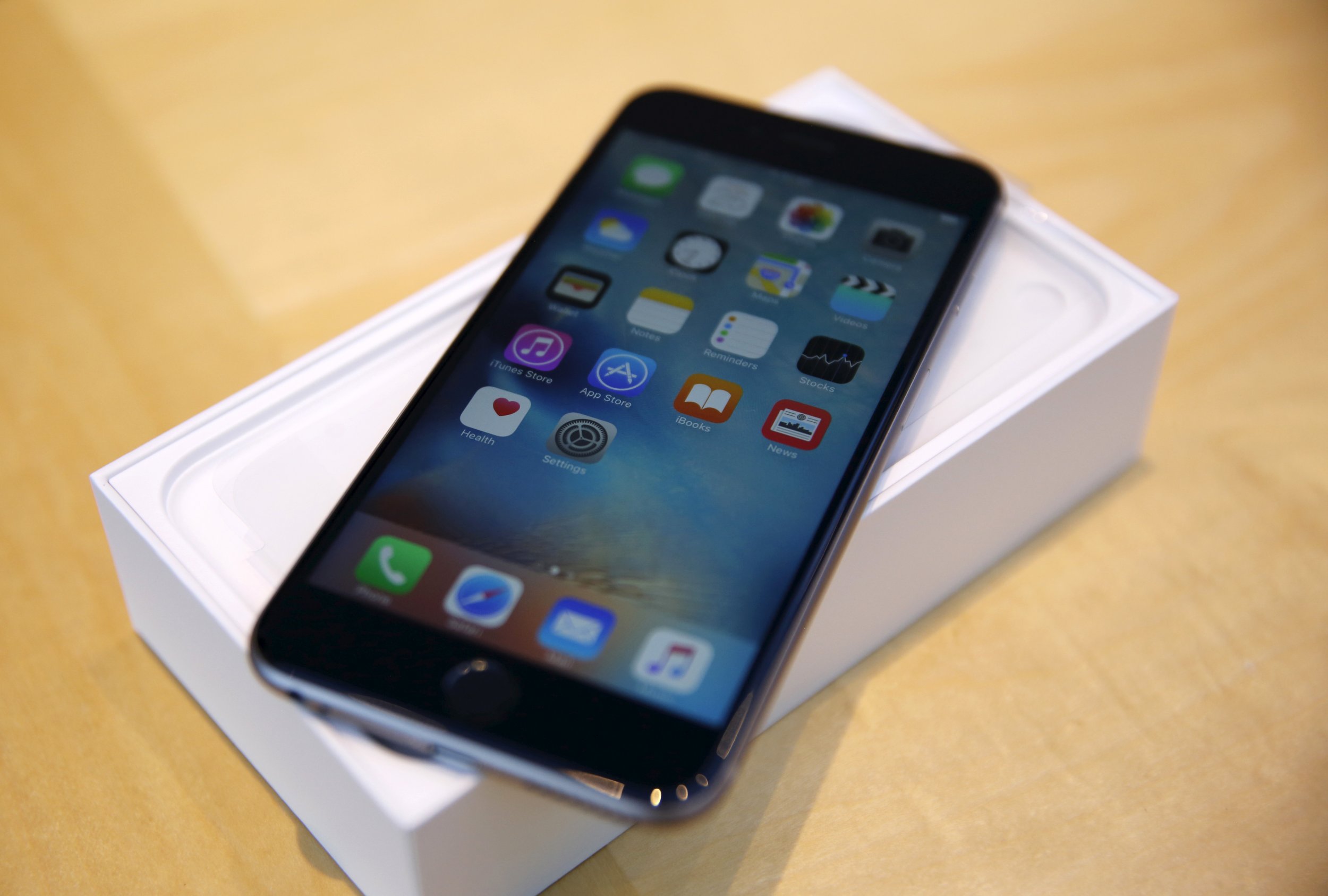 Iphone 6 best sale plus headphone jack