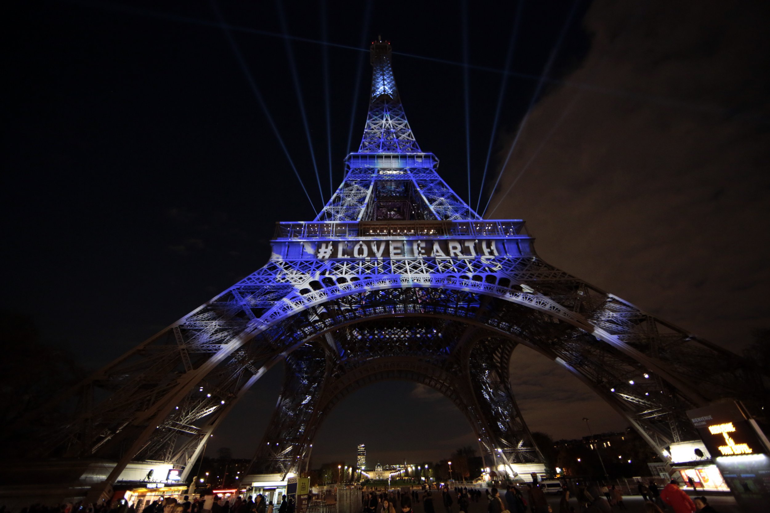 1205_Eiffel_Paris_COP21