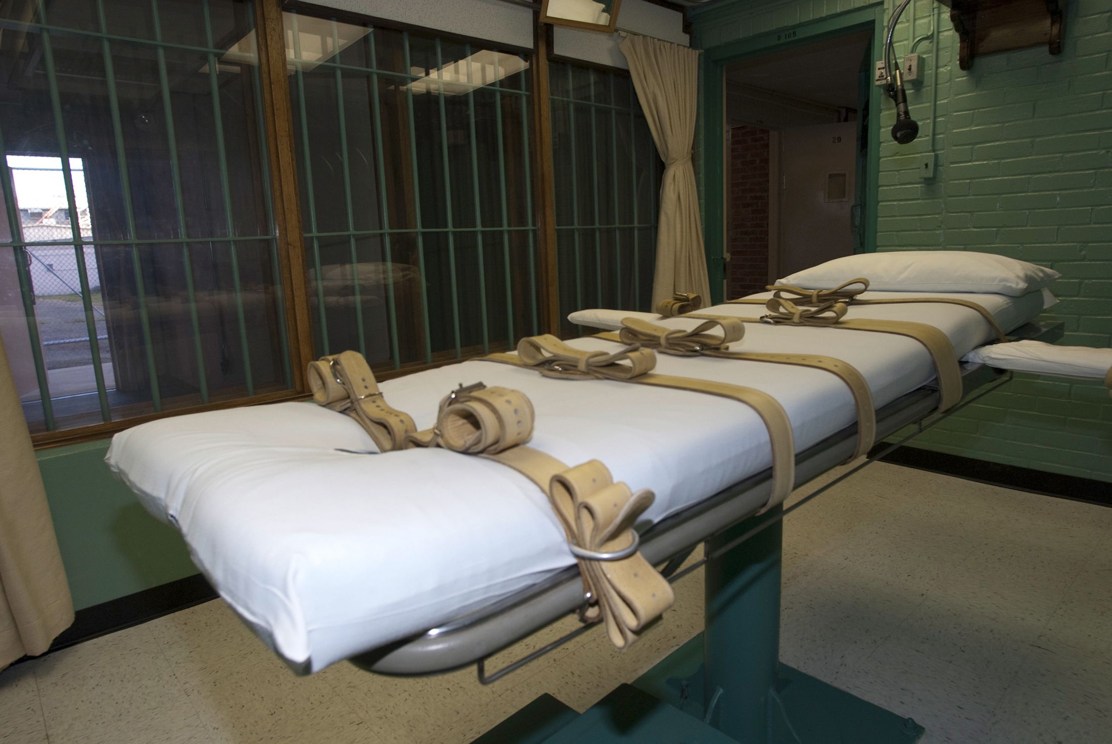 Legal Fight Over Lethal Injection Drugs Fuels Drop In Us Executions Newsweek