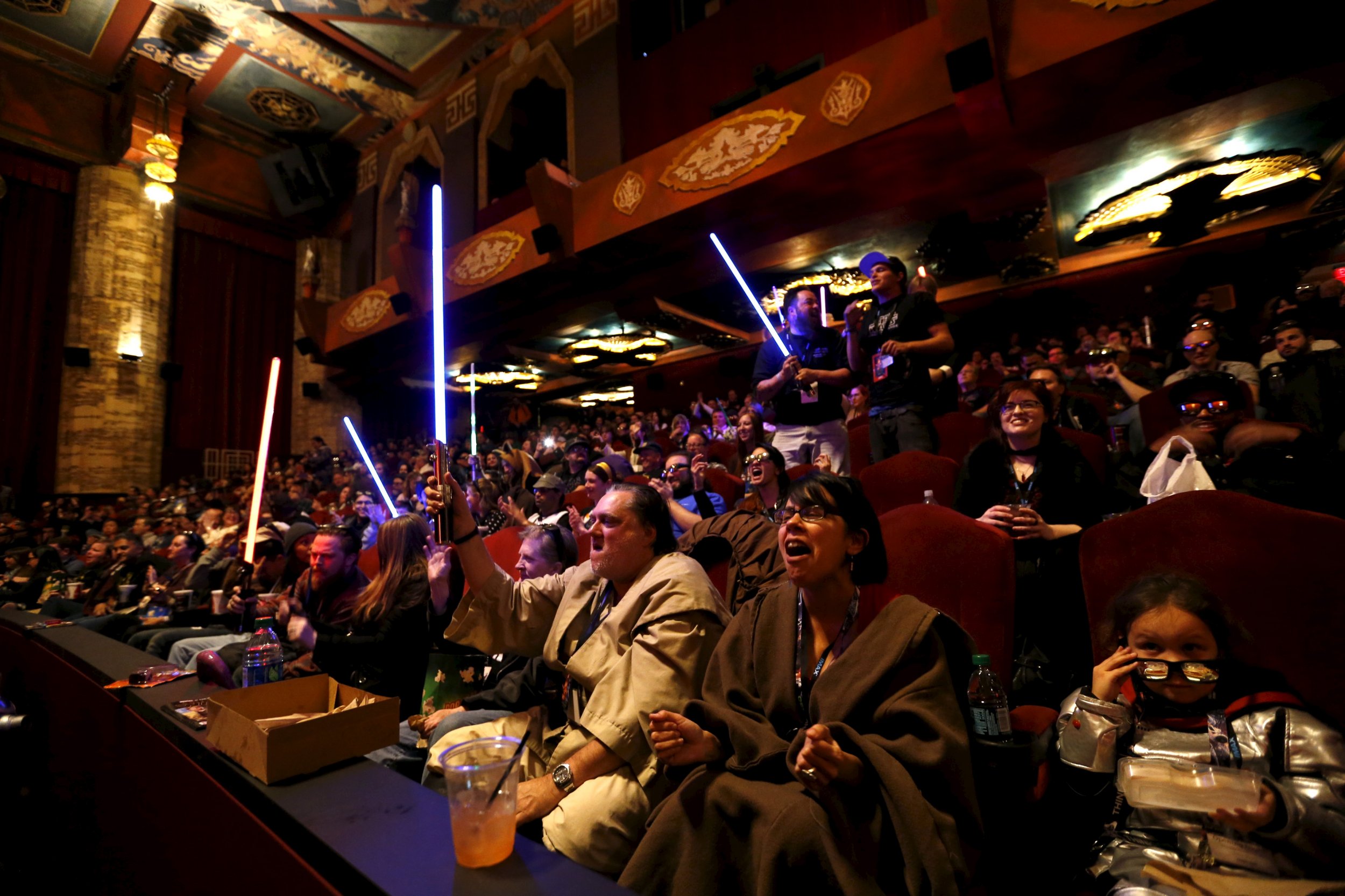 Star Wars: The Force Awakens' opening night: Fans react - Los Angeles Times