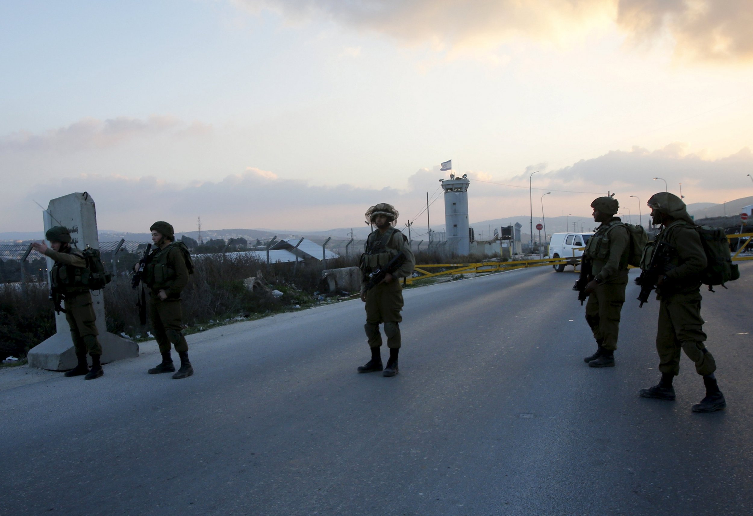 Israeli Action Sparks Fears Of Wider Conflict - kprdq12