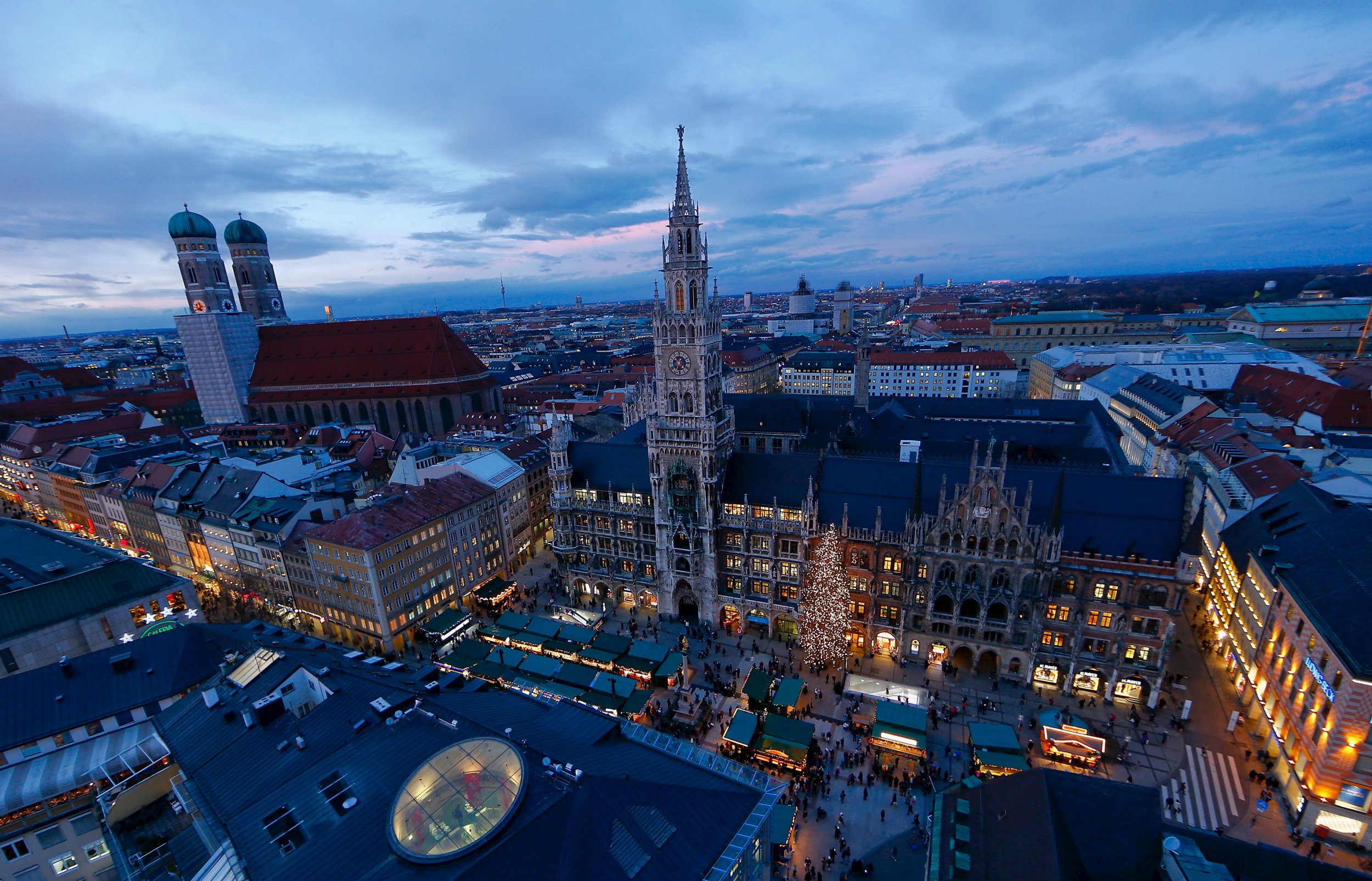 Munich, Germany Police Evacuate Train Stations, Warn of Planned