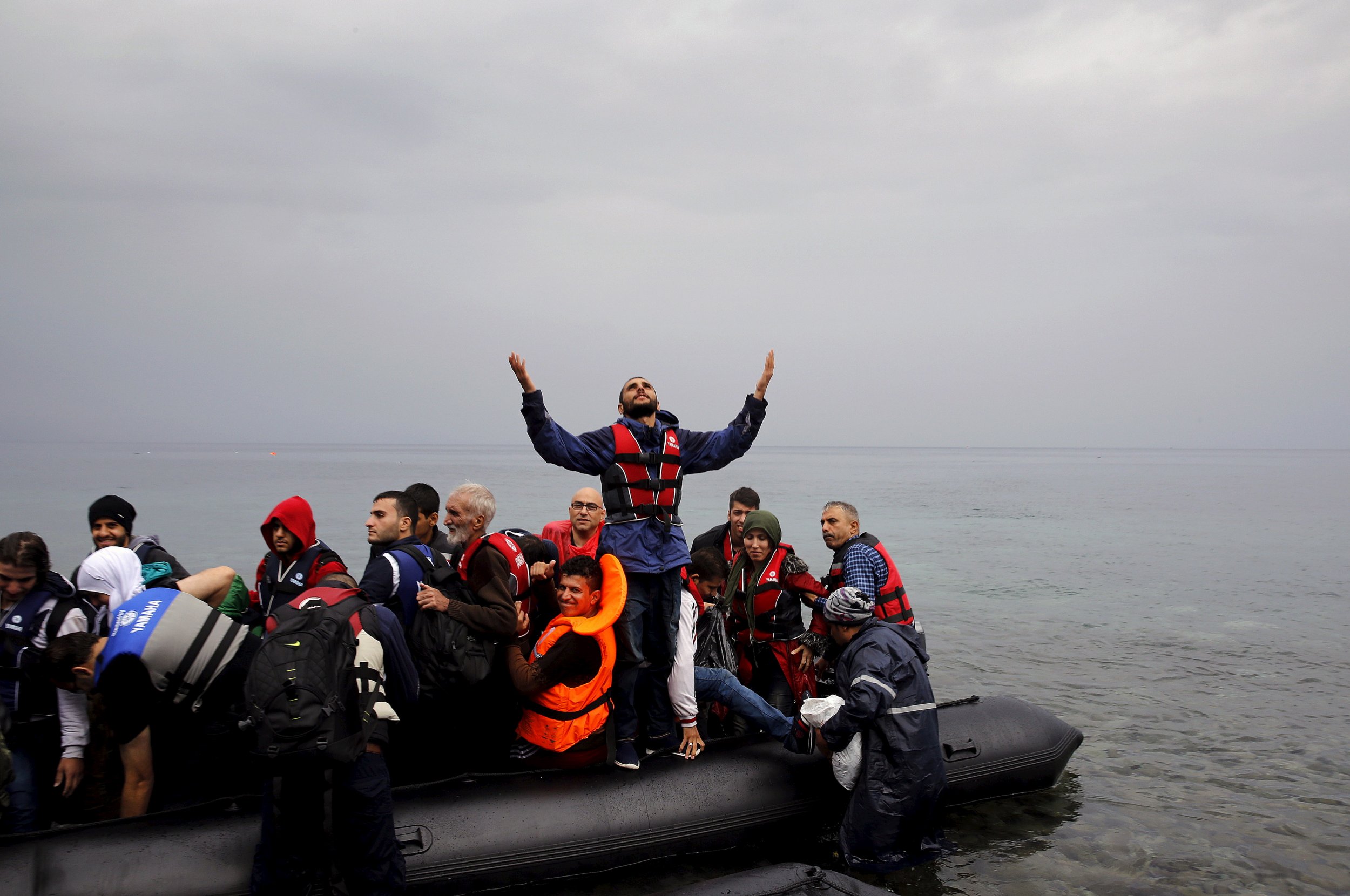 Bodies Of Dozens Of Refugees And Migrants Wash Up On Turkish Coast ...