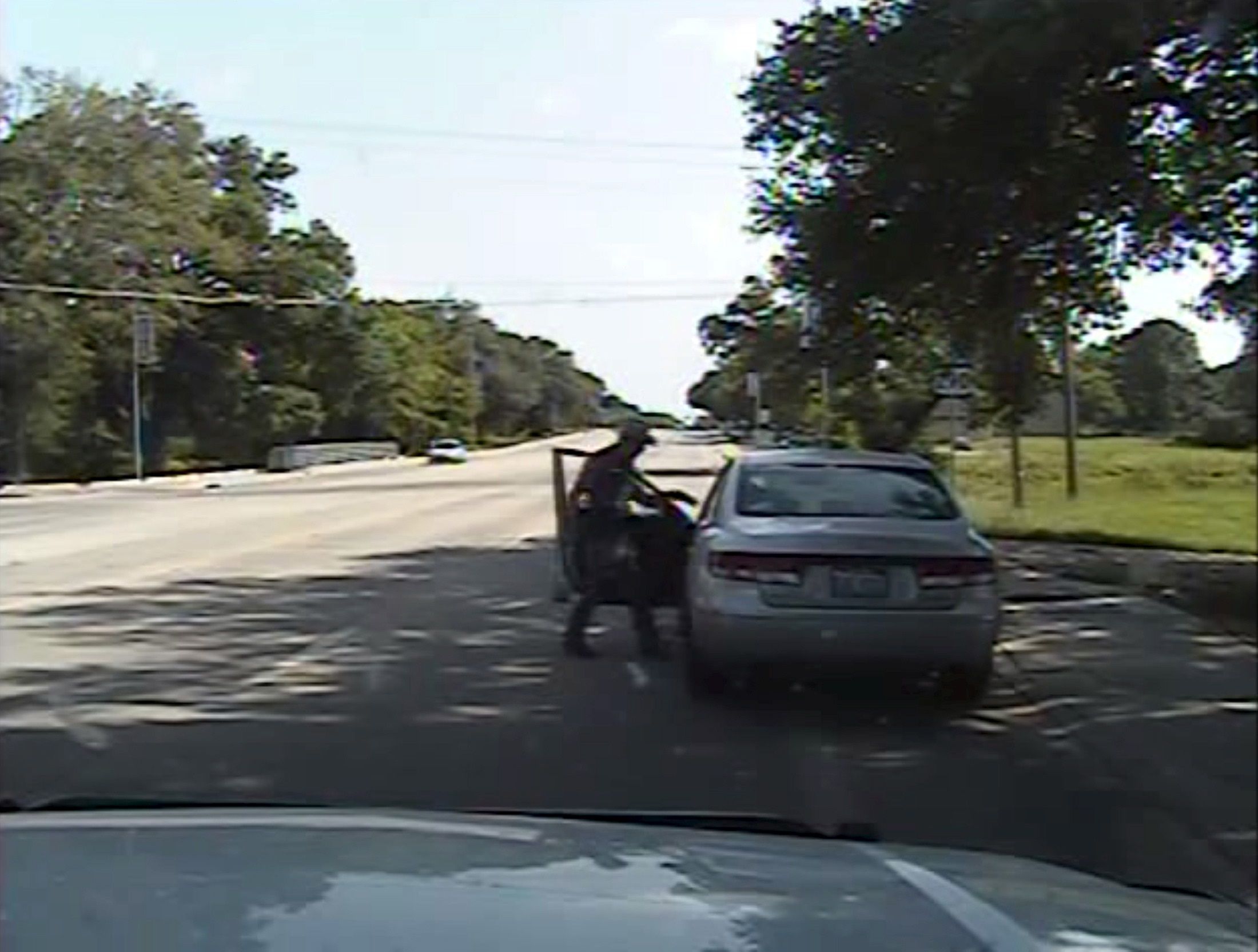 0107_trooper_Sandra_Bland_arrest_01