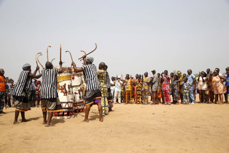 0111_Ouidah_drummers