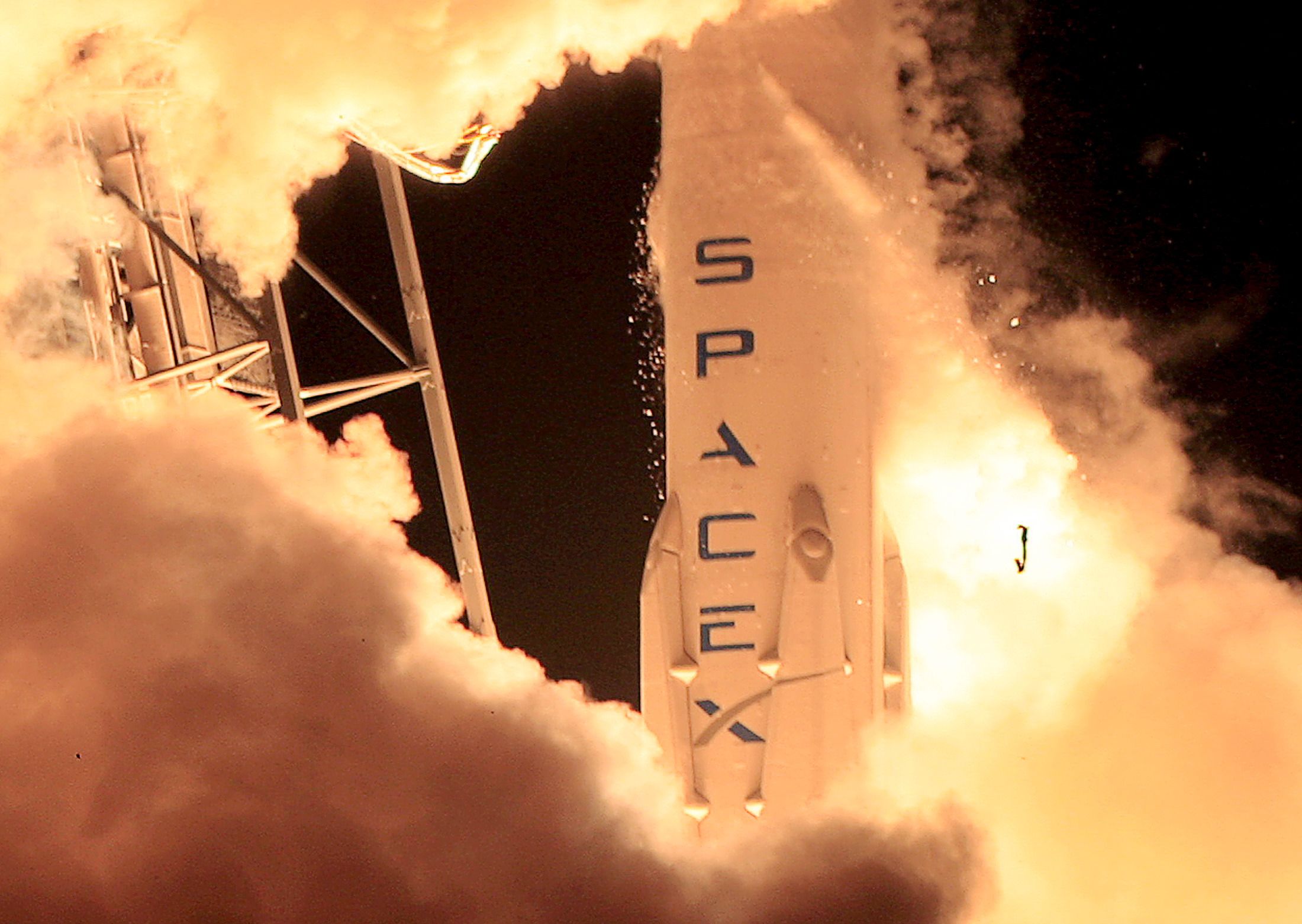 Watch: SpaceX's Thrilling Falcon 9 Rocket Landing Video - Newsweek