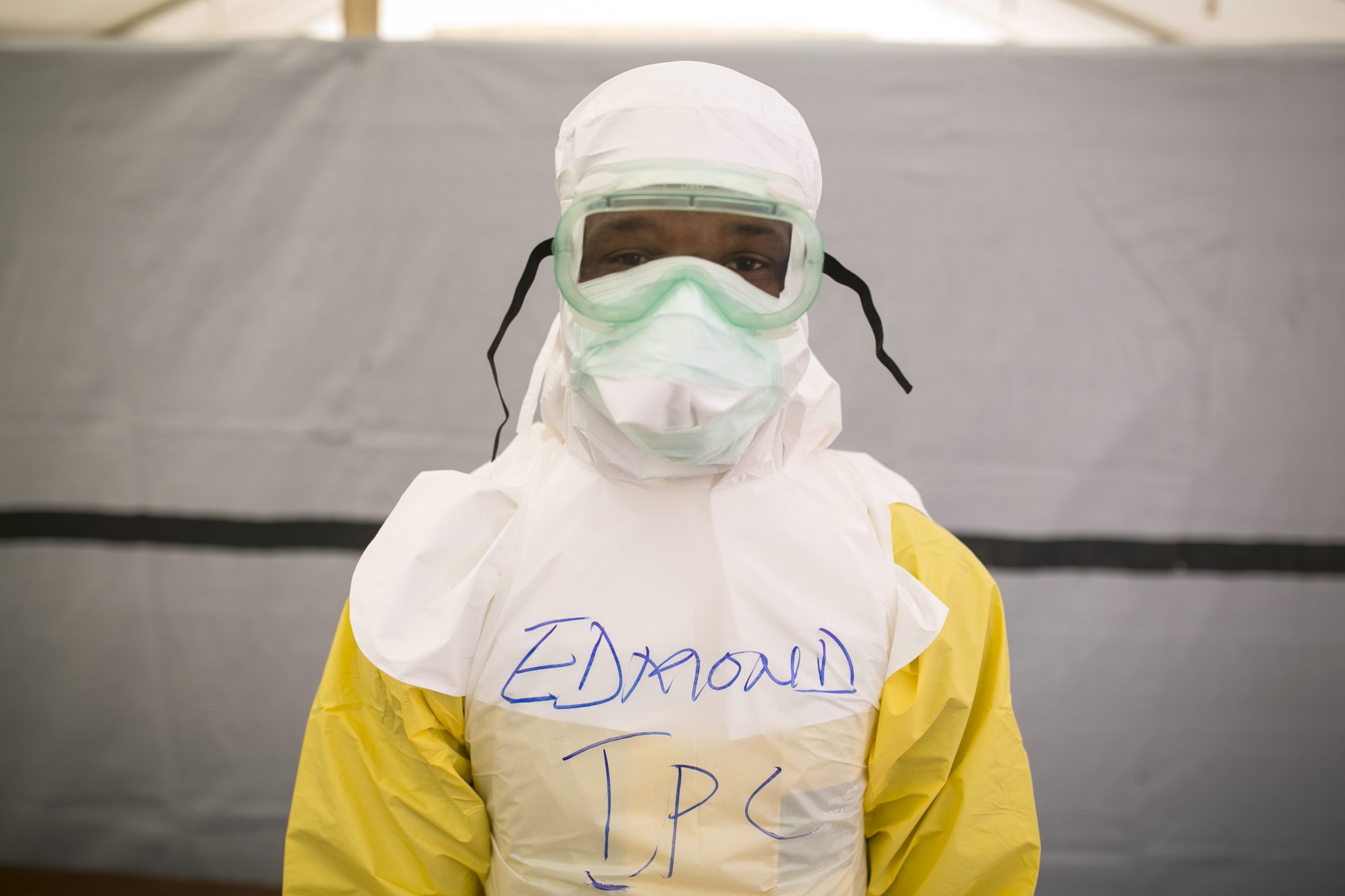 0115_Ebola_health_worker