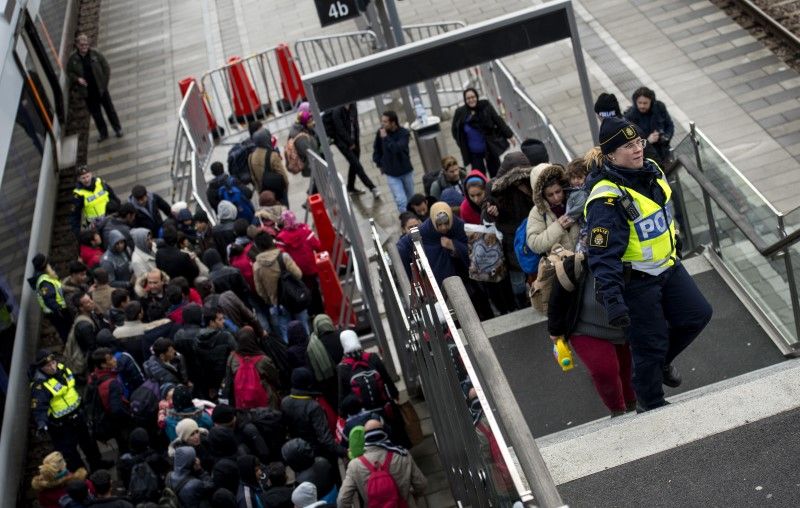 denmark switzerland czech republic refugee cash possessions_0118