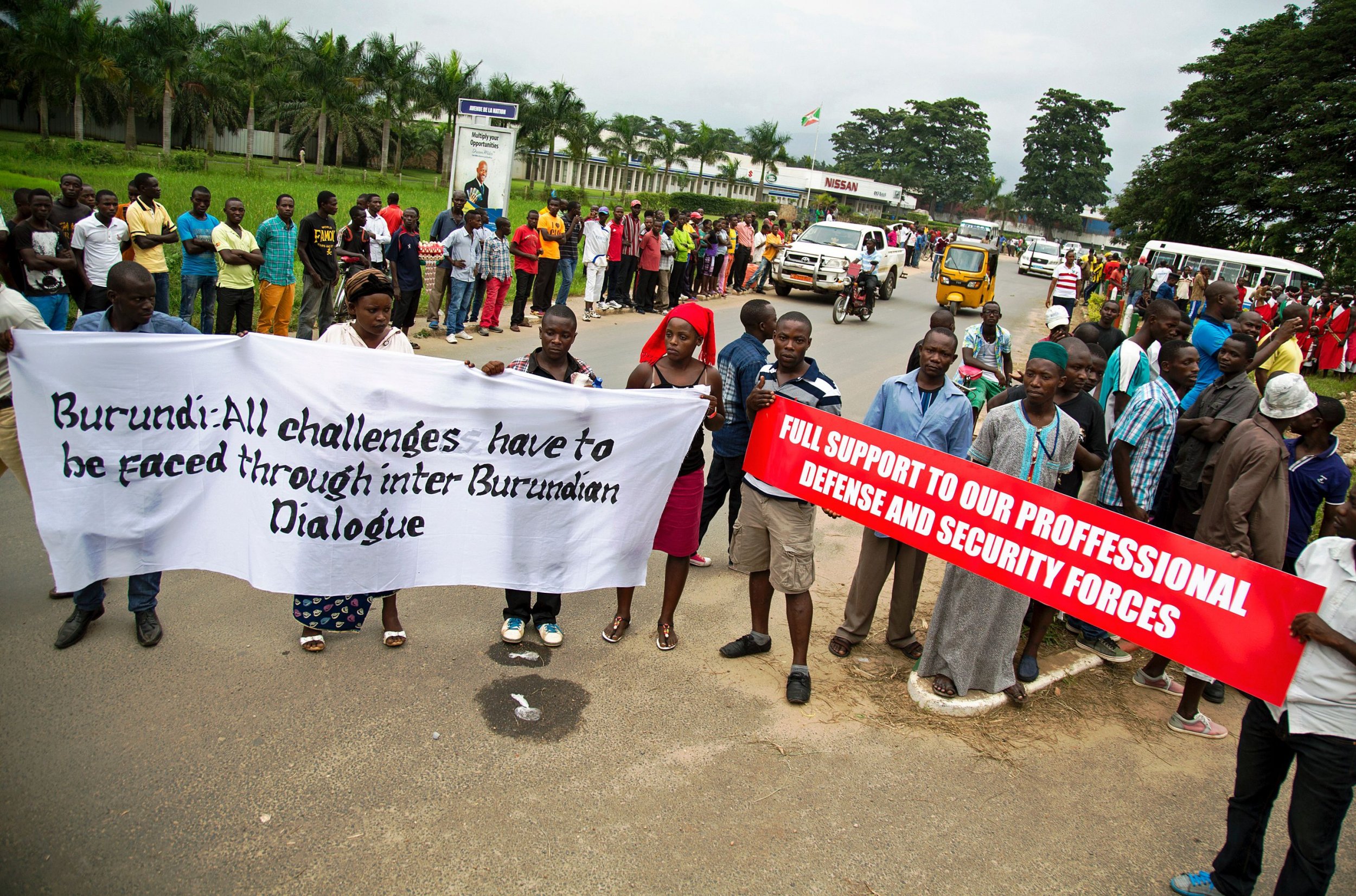 0122_Burundi_protesters