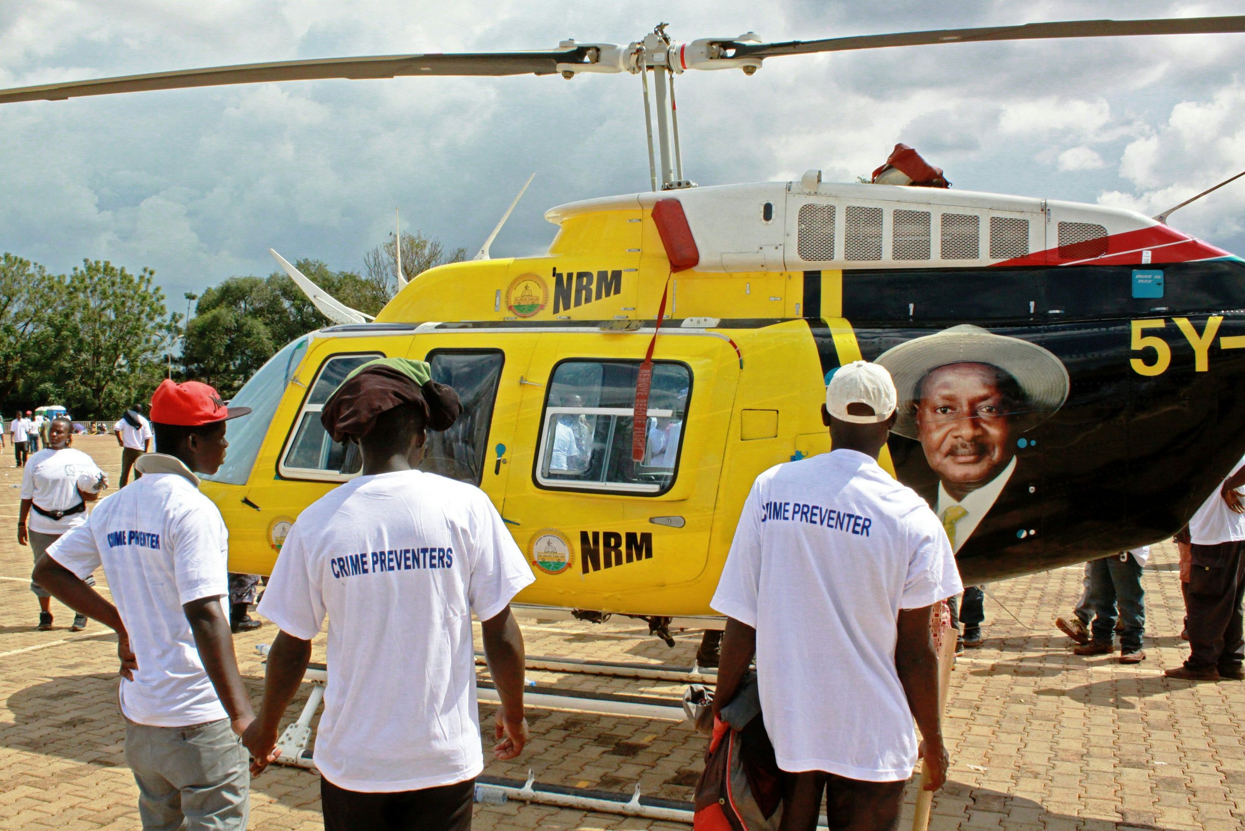 0122_Museveni_helicopter
