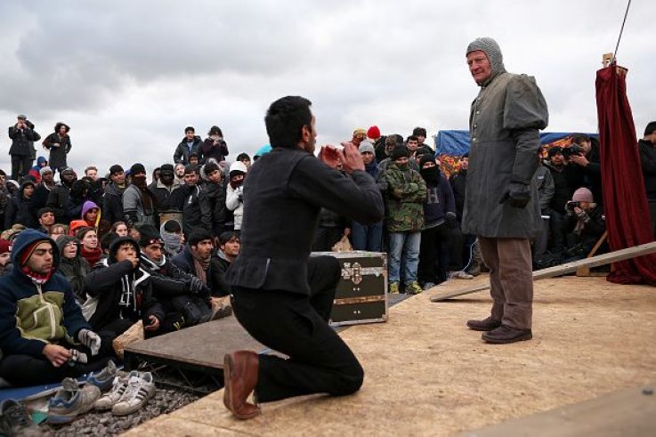Calais Jungle watches Hamlet Calais Jungle watches Hamlet