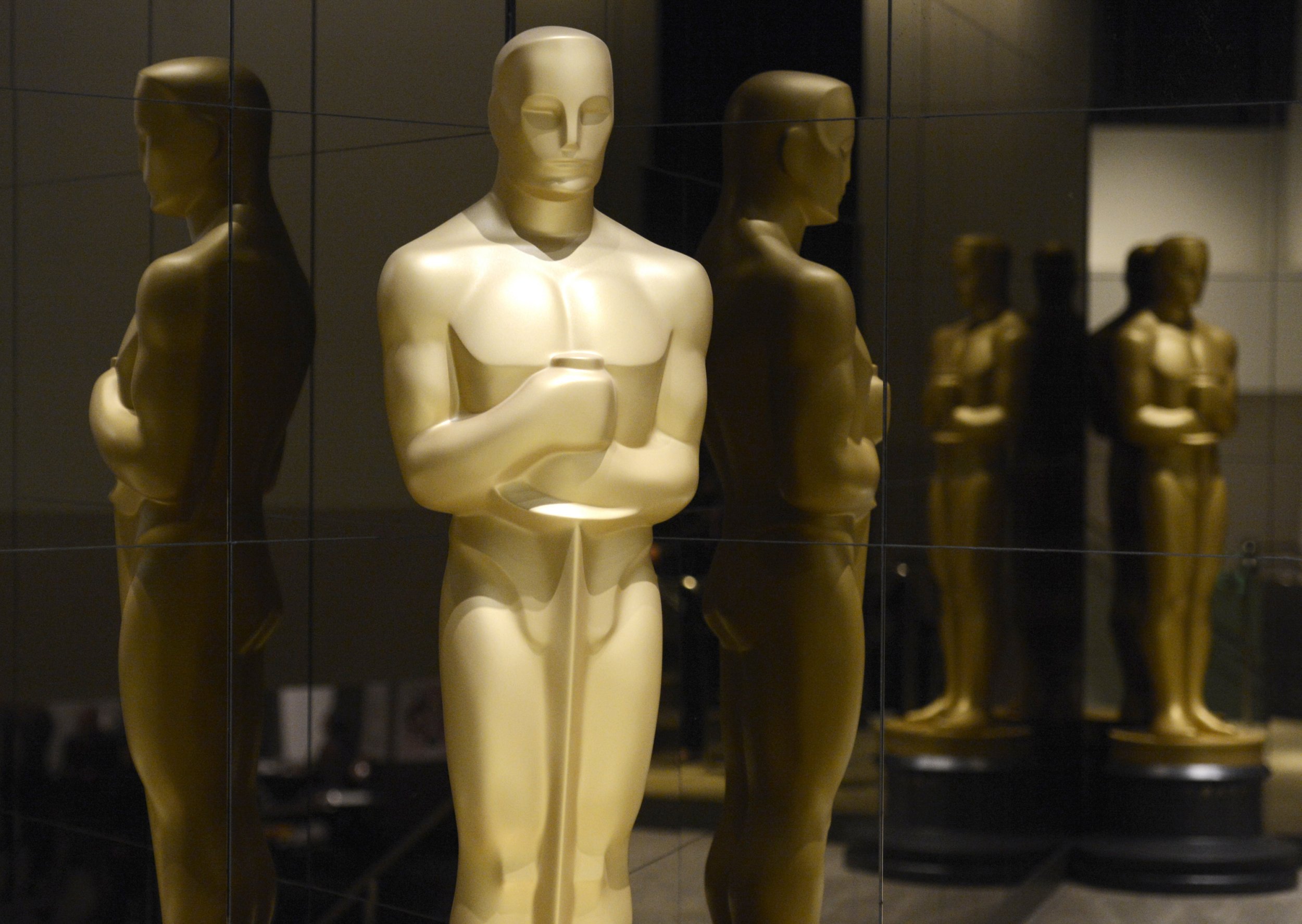 2-9-16 Oscar statuette