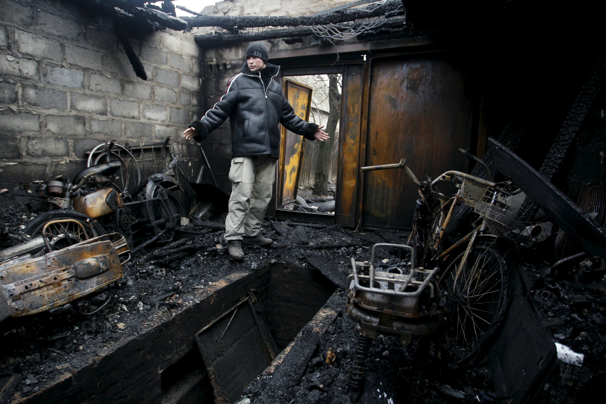 Fighting-resumes-between-Ukrainian-forces-and-pro-Russian-rebels.