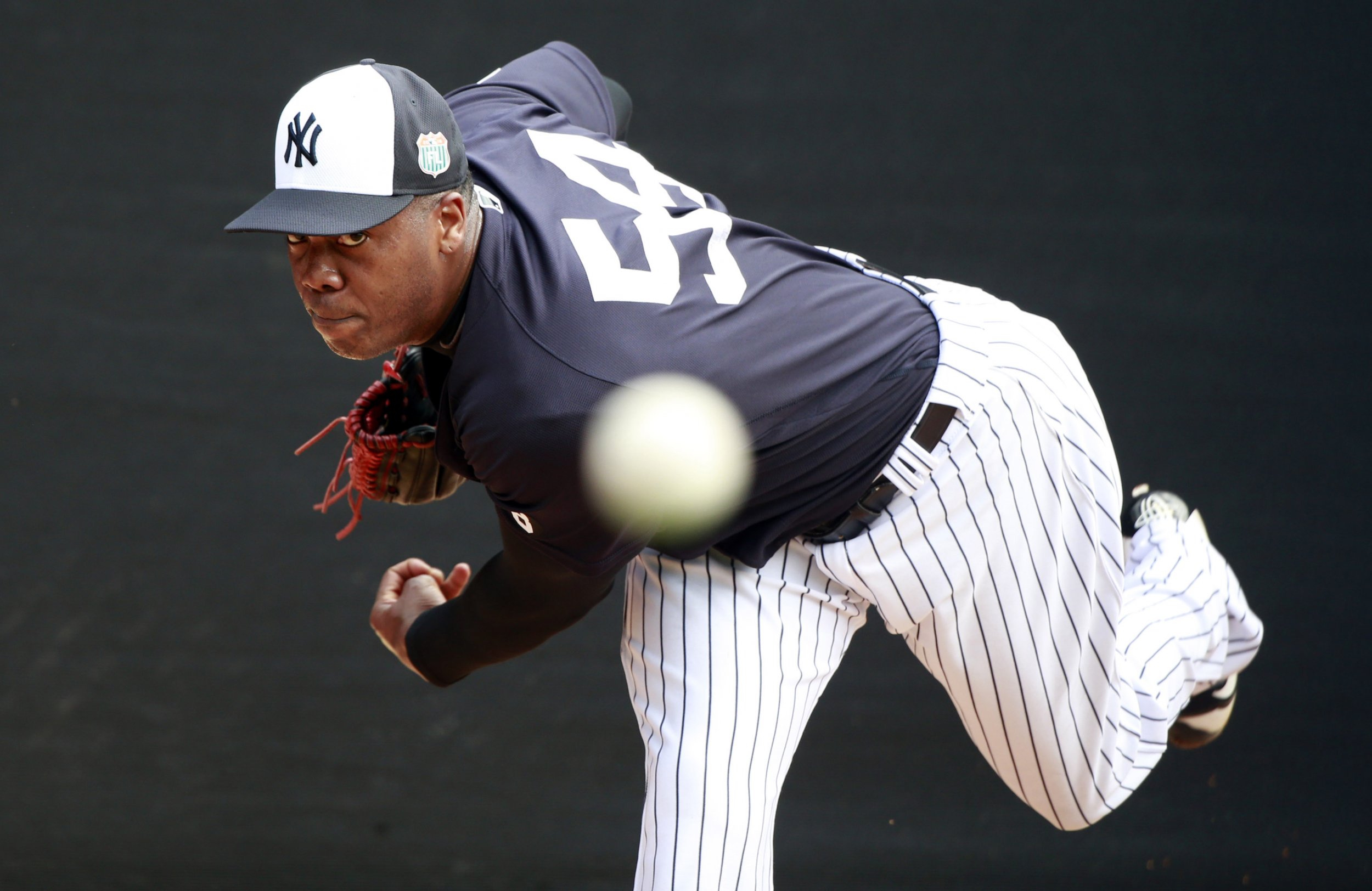 The facts on Aroldis Chapman, the Yankees' new reliever 