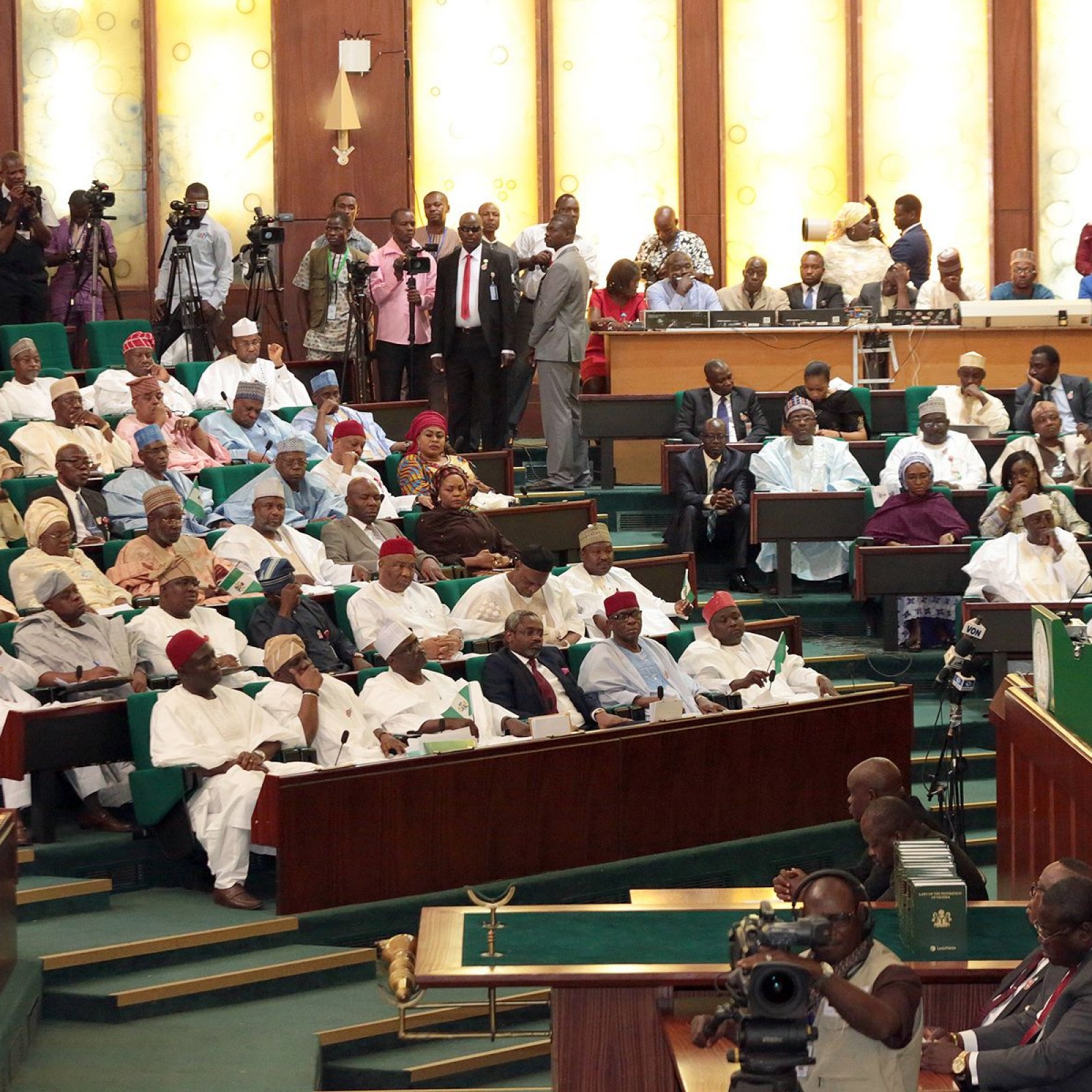 Nigeria Buhari Removes 22 Officials In Budget Office Reshuffle Nigeria Buhari Removes 22 Officials In Budget Office Reshuffle