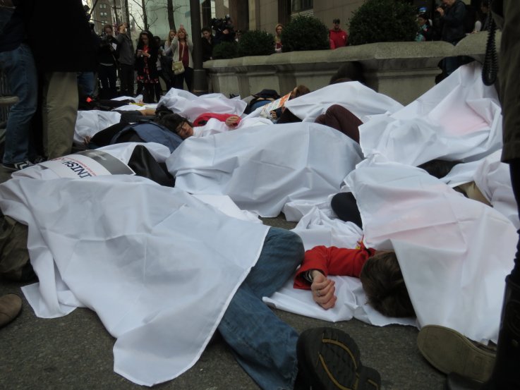 0316_Brady_Campaign_die_in_Trump_Tower_01 0316_Brady_Campaign_die_in_Trump_Tower_01