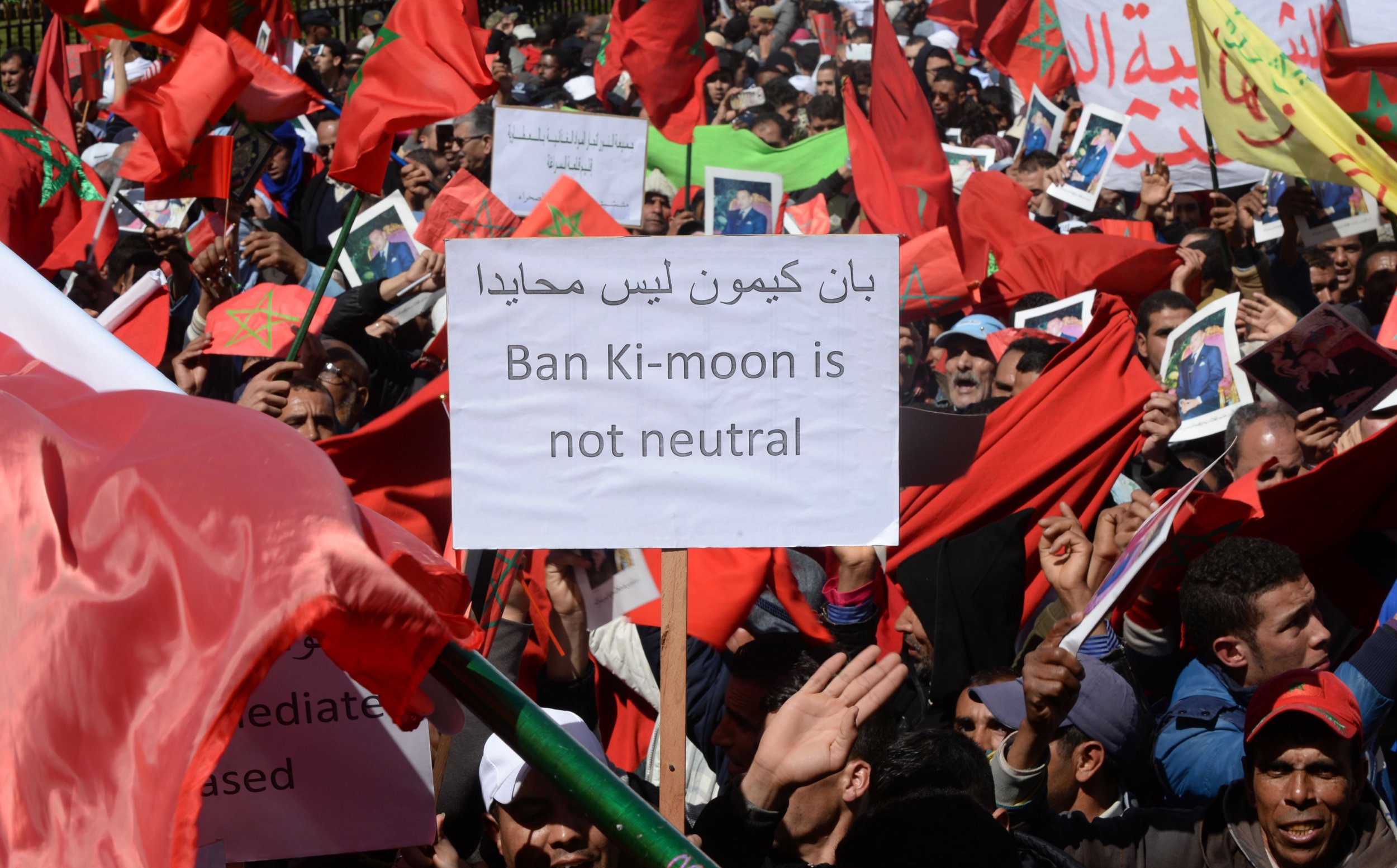 Moroccan protesters demonstrate against Ban Ki-moon's Western Sahara comments.