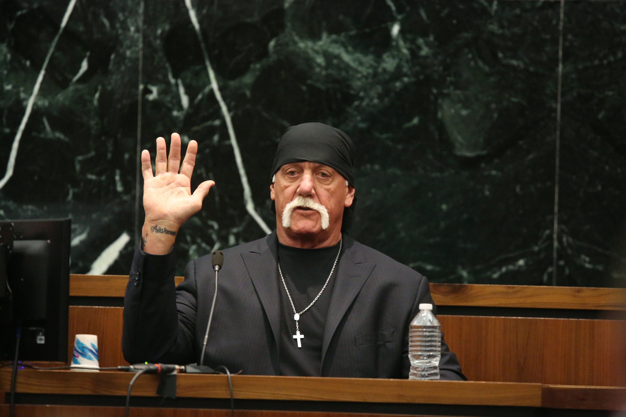 Hulk Hogan in court versus Gawker