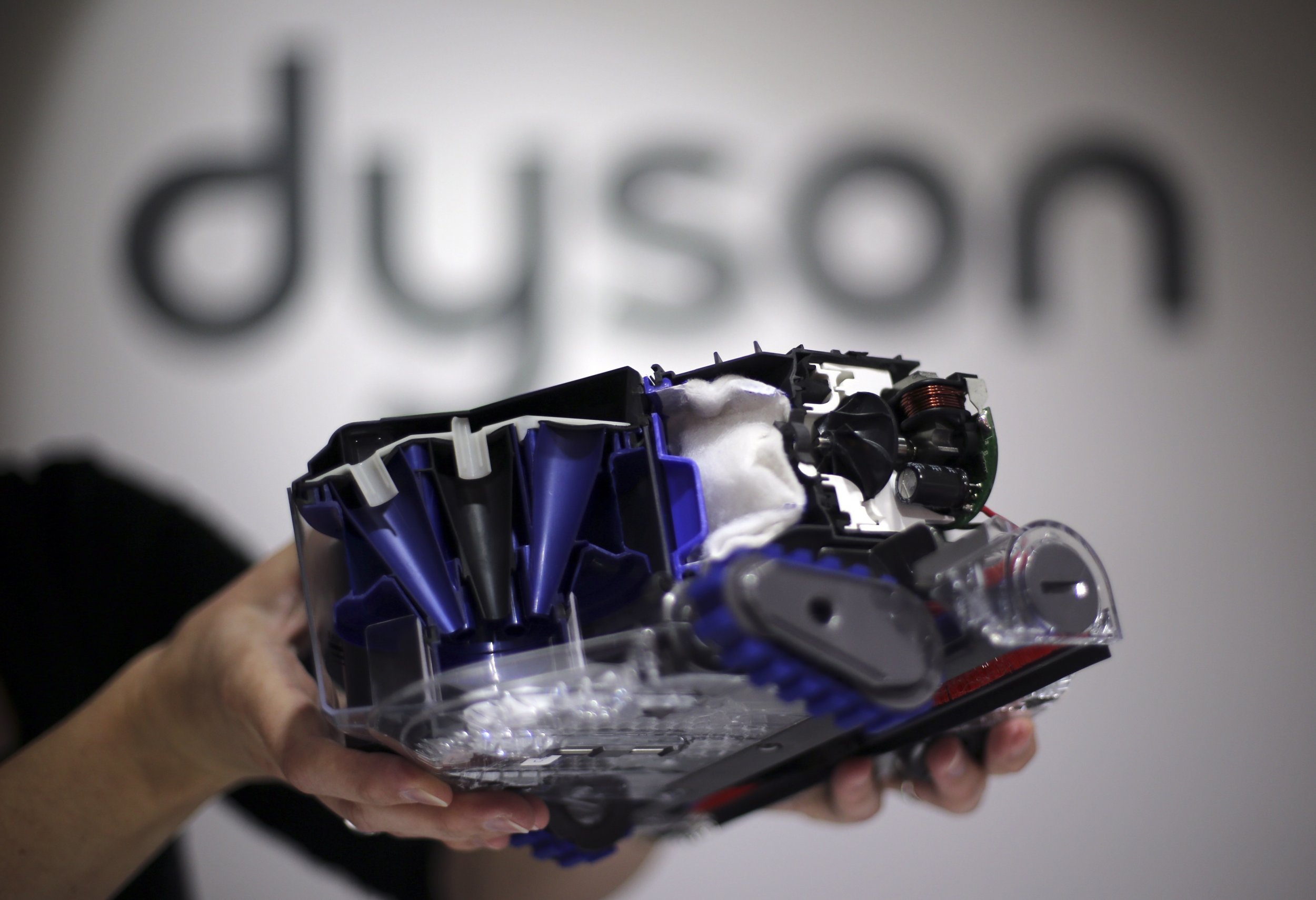 dyson vacuum battery revenue sales