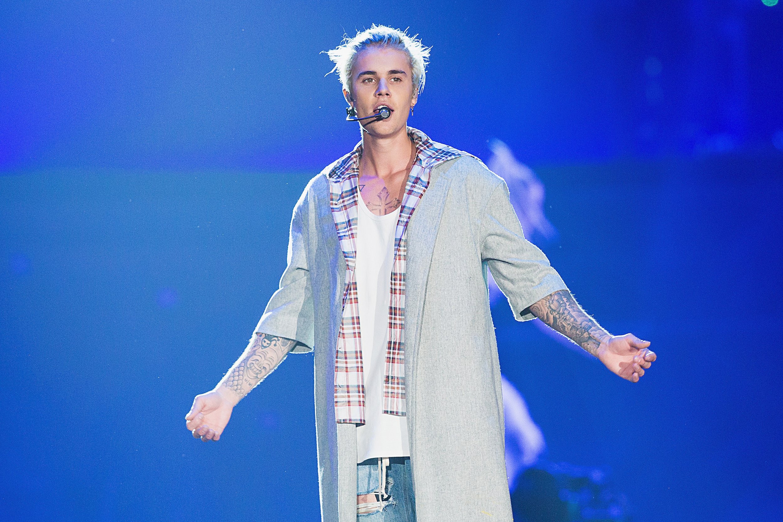 Justin Bieber Cancels 'Draining' Fan MeetandGreet Sessions