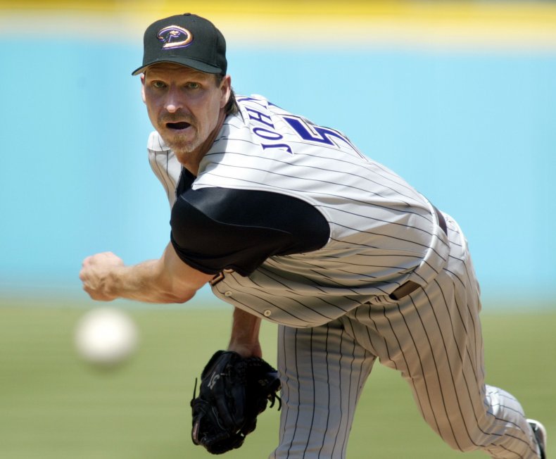 Randy-Johnson-throws