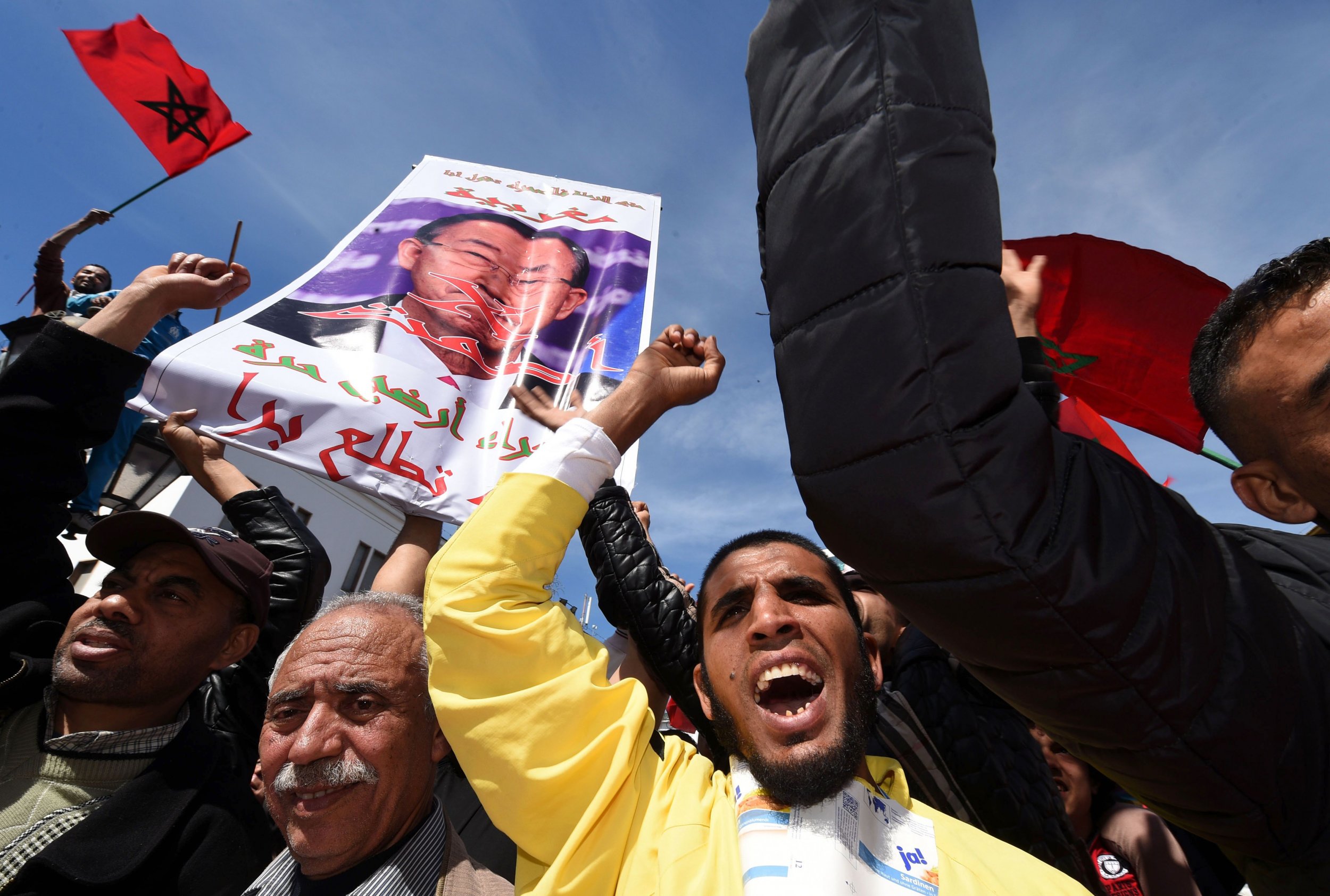 Moroccan protesters demonstrate against Ban Ki-moon's comments about Western Sahara.