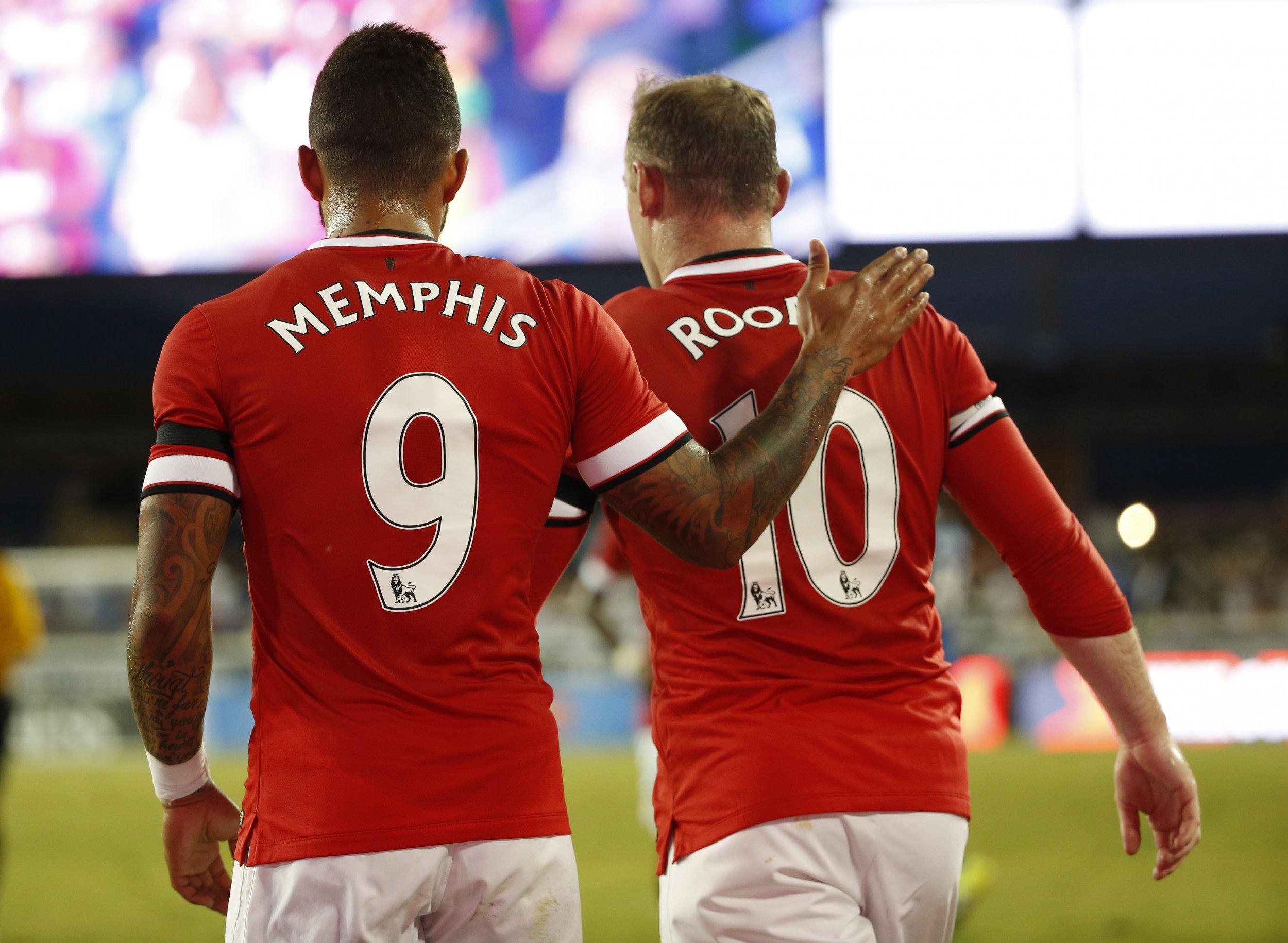 Manchester United star Memphis Depay hits back at criticism of his