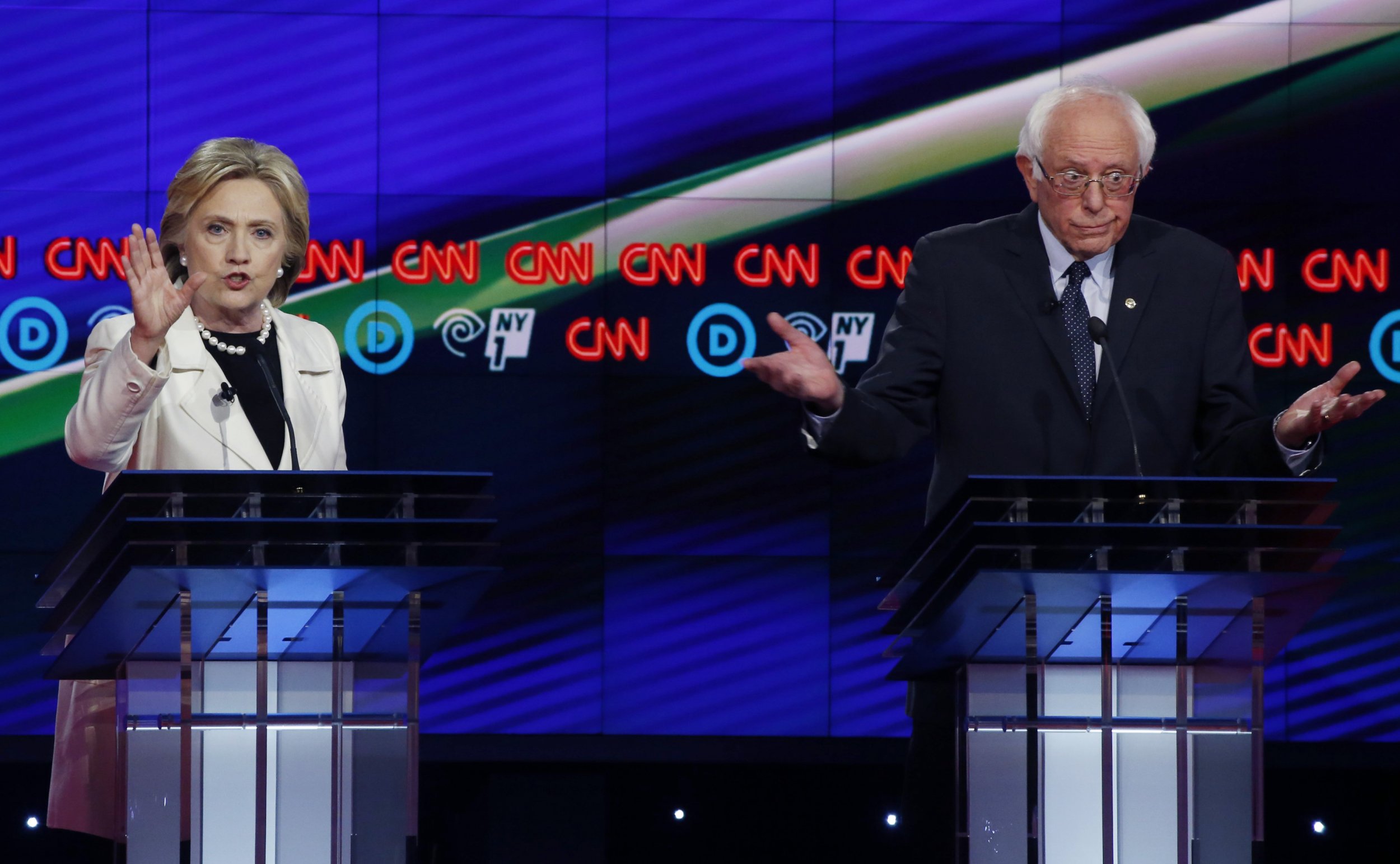 04_15_clinton_sanders_debate_01