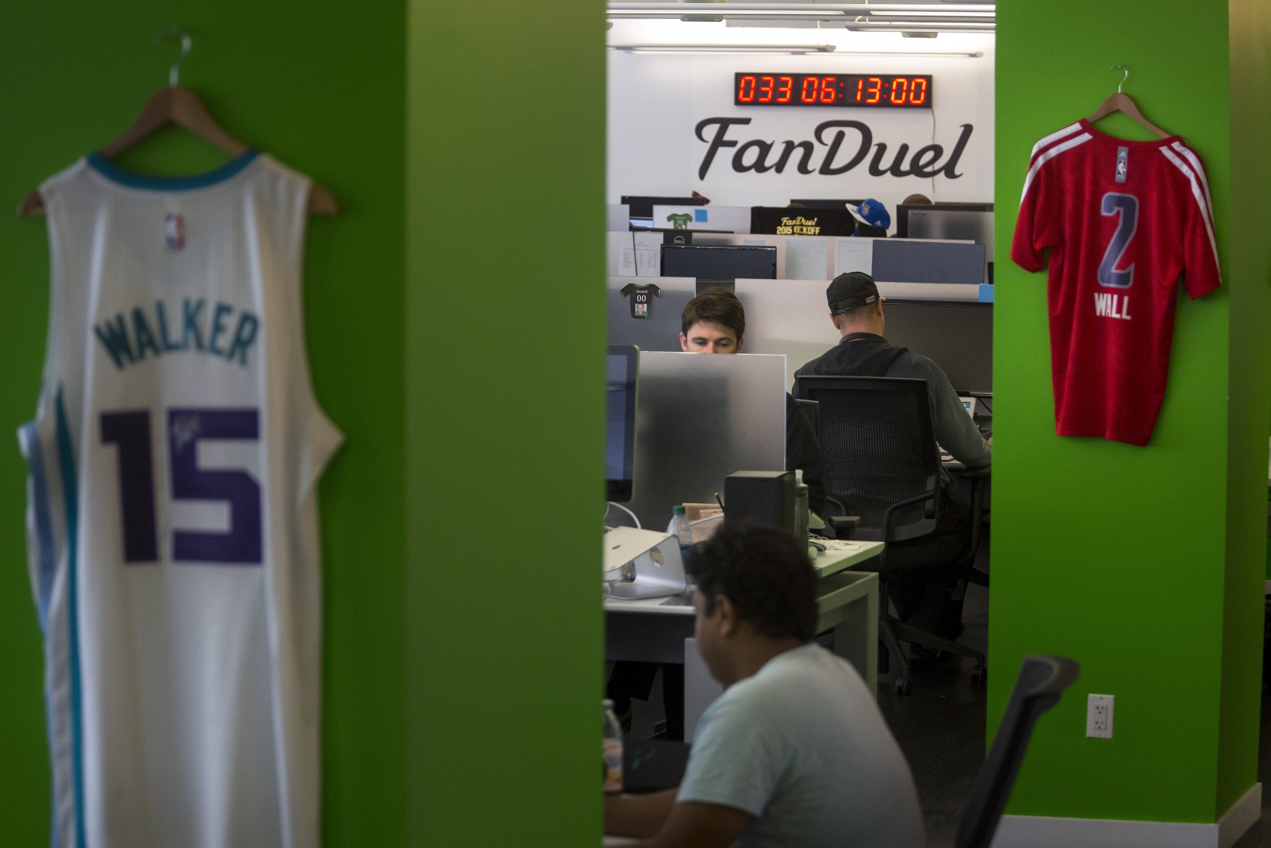 bet-on-fanduel-and-draftkings-to-merge-to-save-themselves