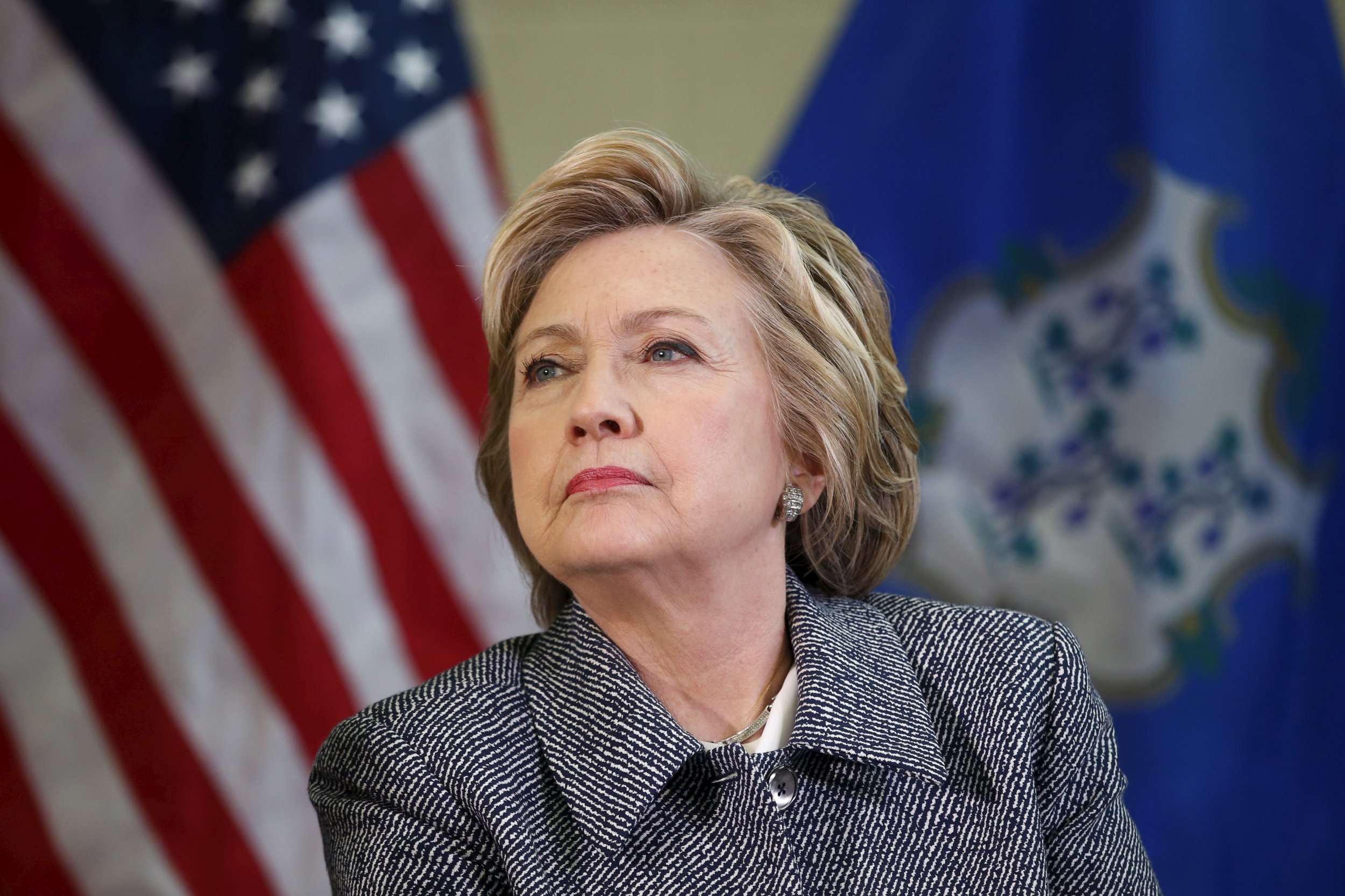 Hillary Clinton Meets With Sandy Hook Families Vows To Push For Gun Control Within Second Amendment